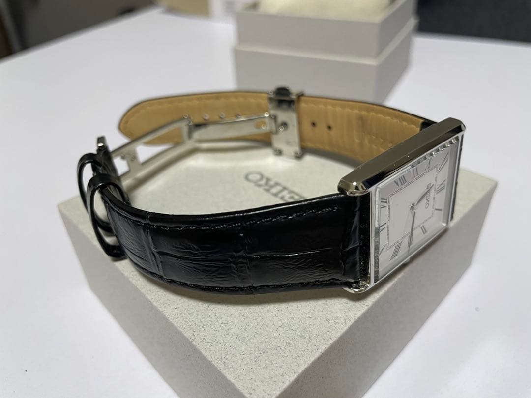 SEIKO Rectangular Quartz Watch SWR049