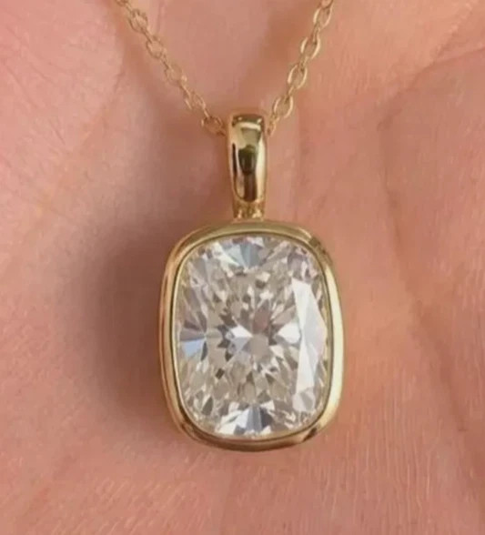 3.00Ct Cushion Cut EF/VS1 Lab Grown Diamond Pendant Necklace 18″ 14K Yellow Gold