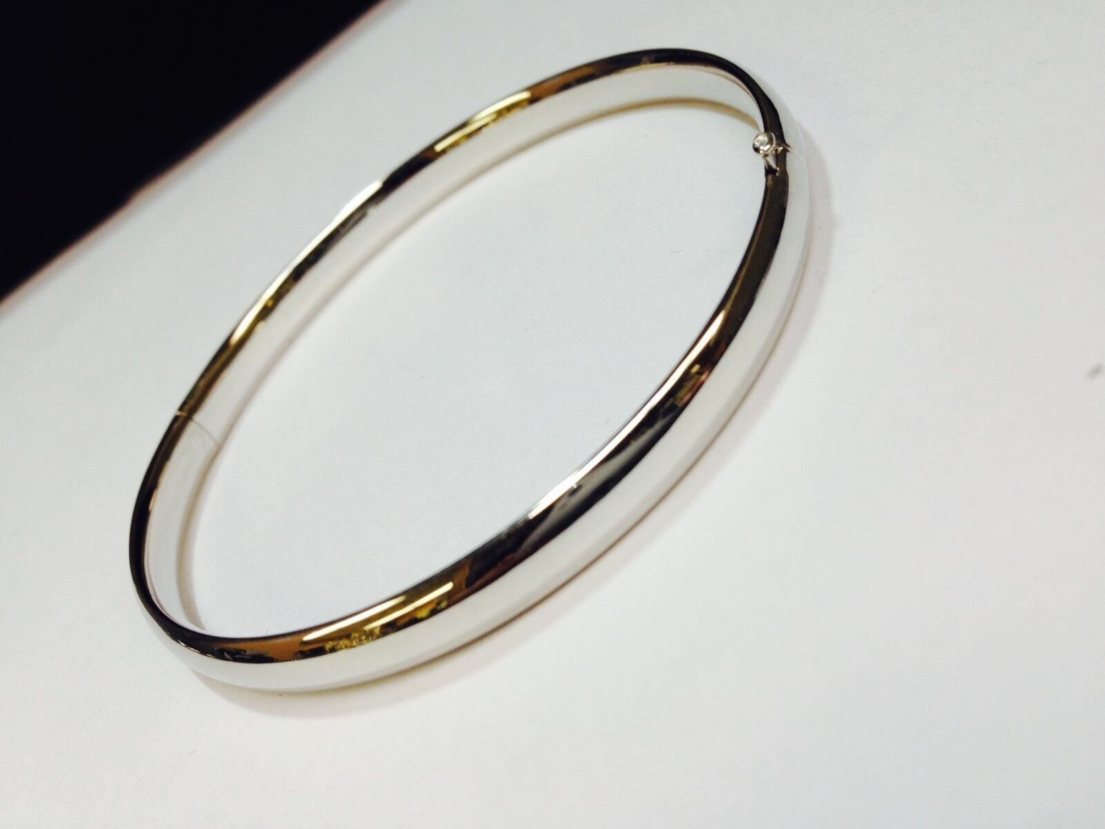 14k White Gold Shiny Bangle Hinged Bracelet 6mm, 4/16 “, 7 grams 7 Inch