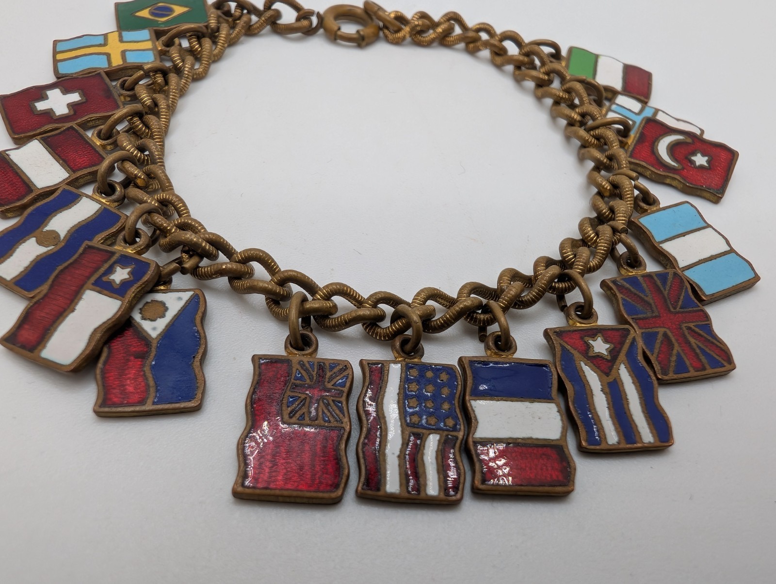 Vintage Enamel World Flag Charm Bracelet Brass Tone Travel Souvenir 18 Flags 7″