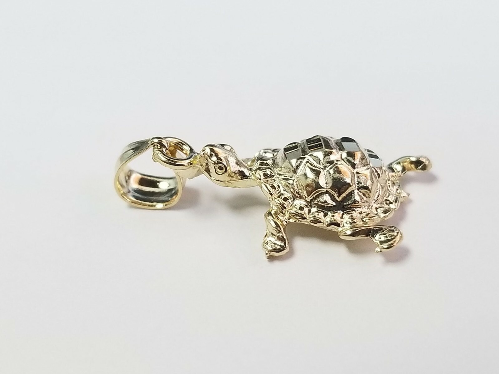 1OK Gold Charm Pendant Turtle Walking Ocean Life Small Tiny Vacation WomenMen 3D