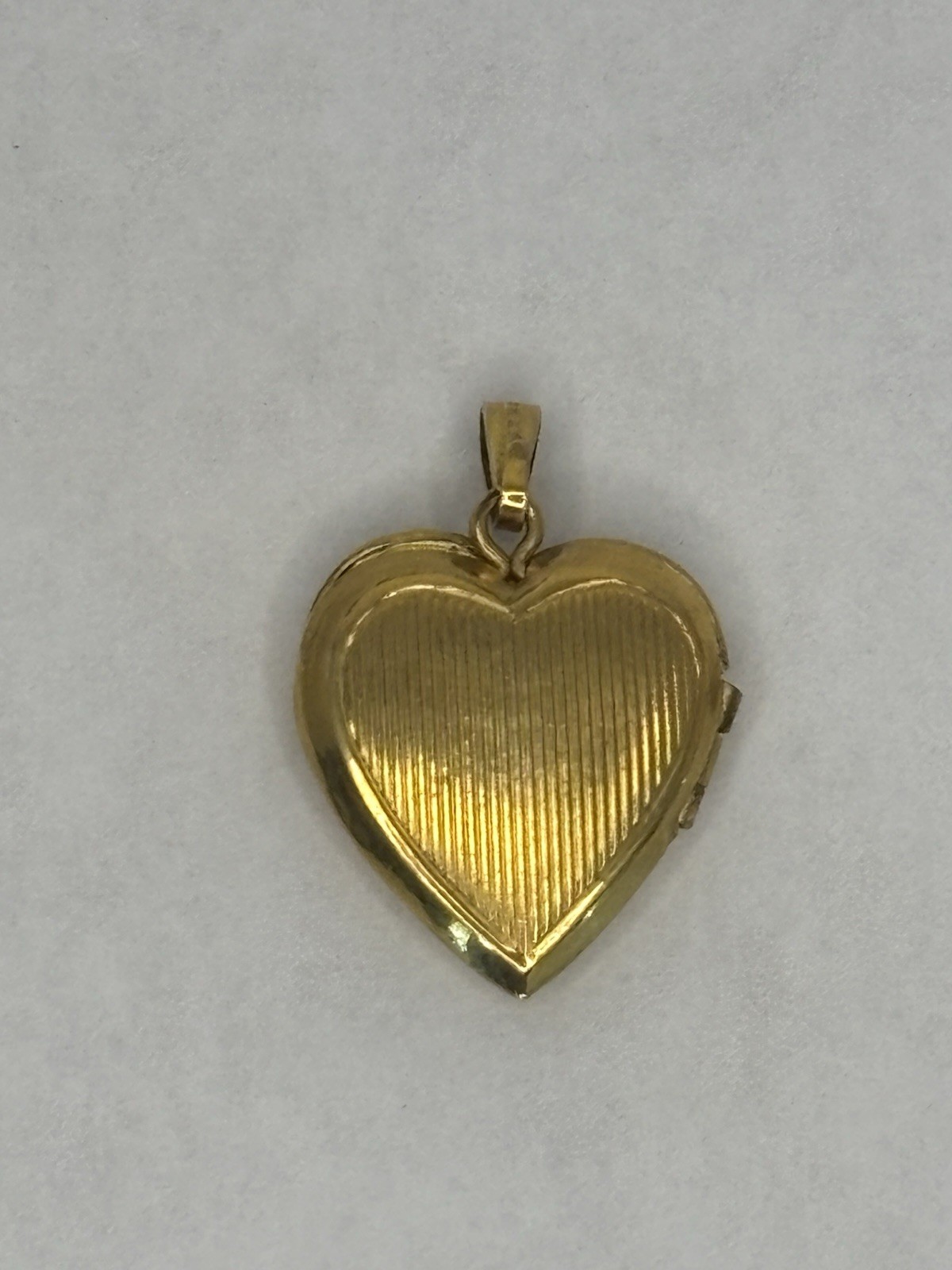 Antique 12 Karat Gold Filled Heart Shaped Locket, Good Condition