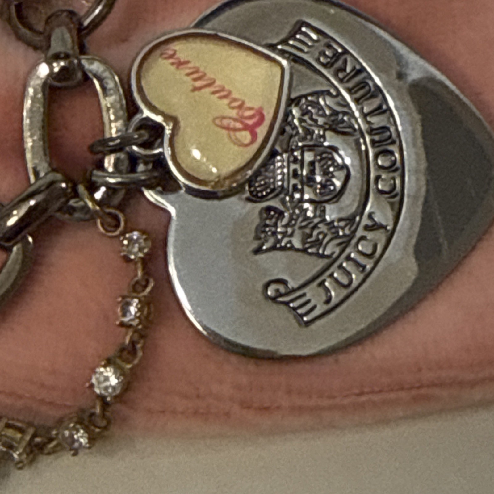 Y2K Juicy Couture LET THEM EAT COUTURE Pearl Heart Charm Bracelet Silver Tone