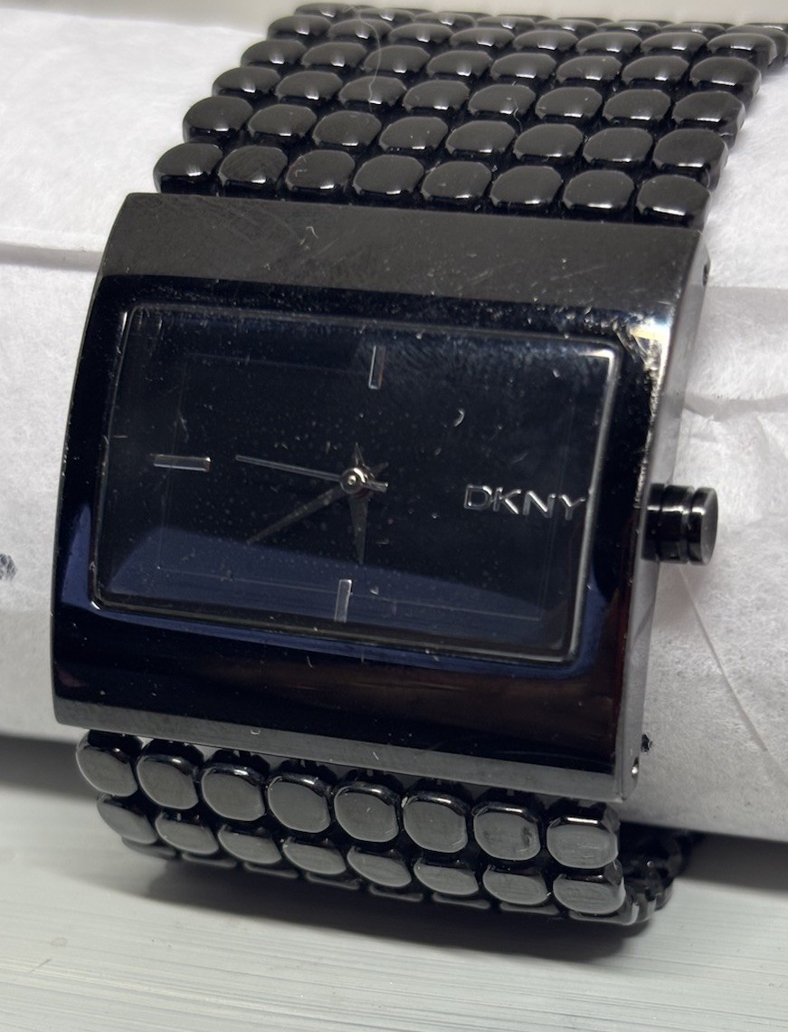 DKNY 32mm Black Case Black Stainless Steel Women’s Watch NY8116 New Battery