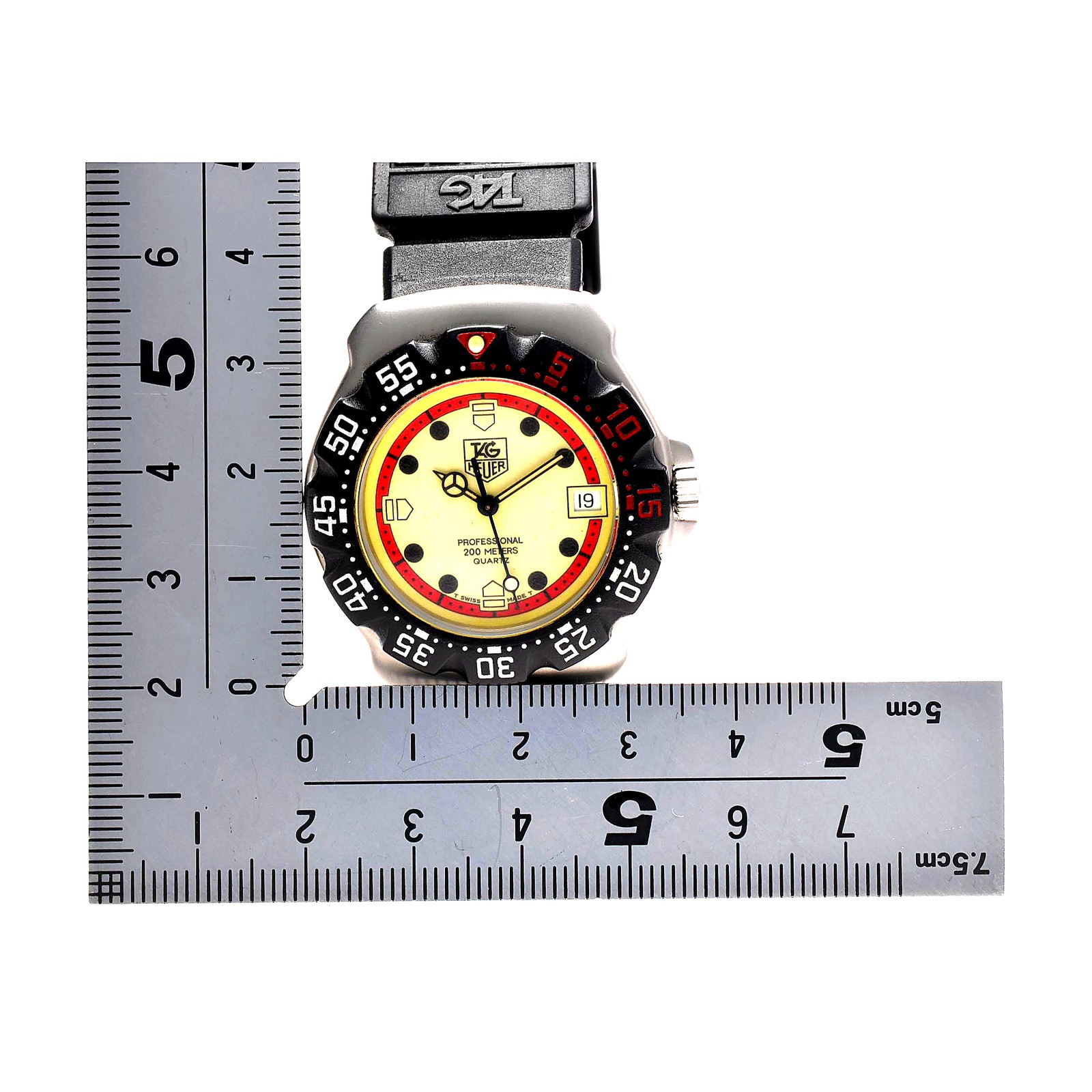 TAG Heuer Formula 1 WA1211 Quartz Diver 200m Cream Dial Black Rubber Strap Date
