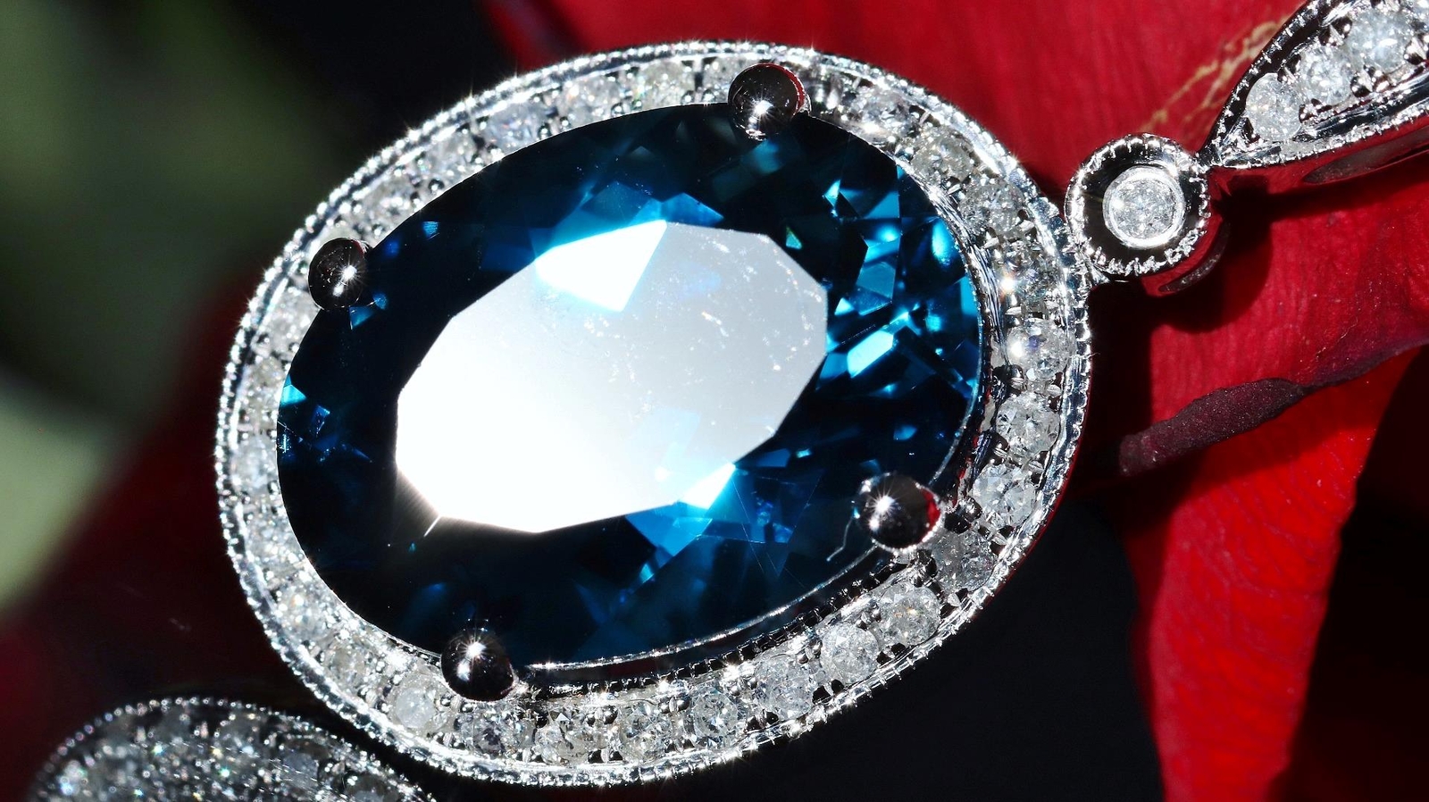 14k white gold pendant 11.50c London blue topaz diamond halo charm vintage 5.85g
