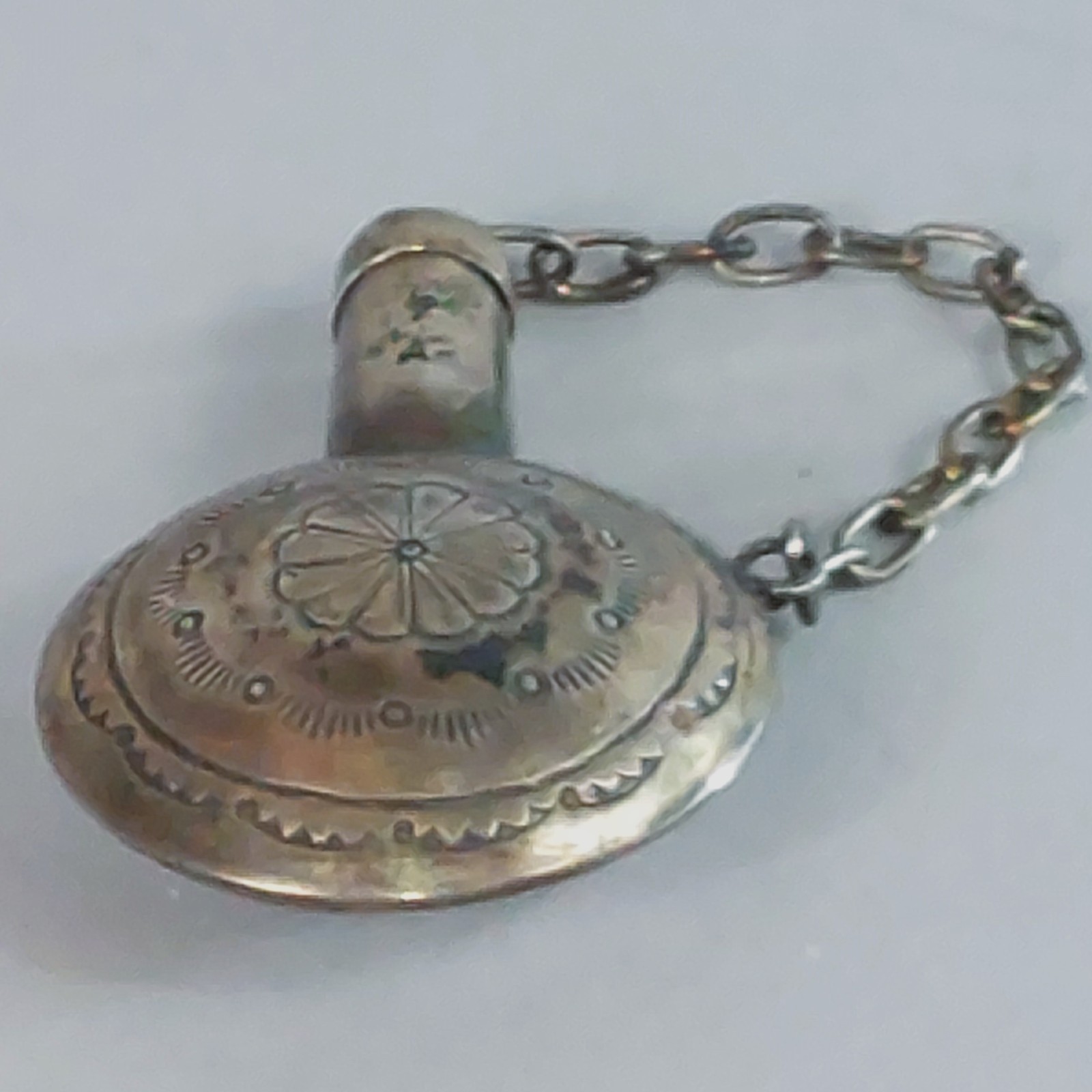 Vintage Navajo STERLING SILVER NAVAJO CANTEEN flask tobacco -2.5/8″ Tall
