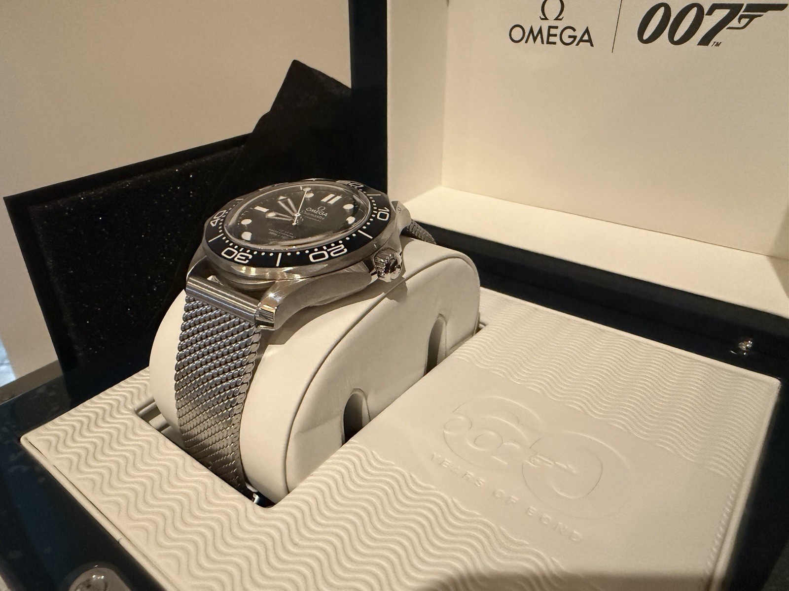 OMEGA Seamaster Diver 300M 42mm James Bond 60th Anniversary Box Papers