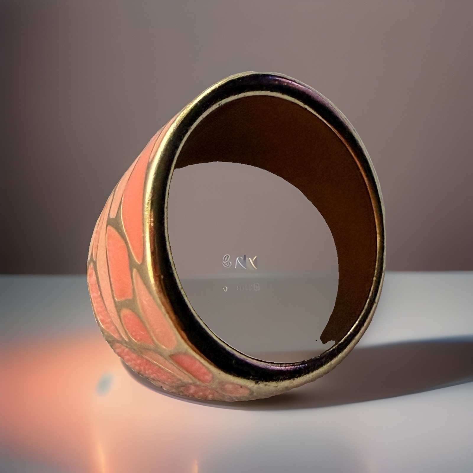 1” Wide Abstract Peach Enamel Statement Ring Gold Tone Unbranded Size 8