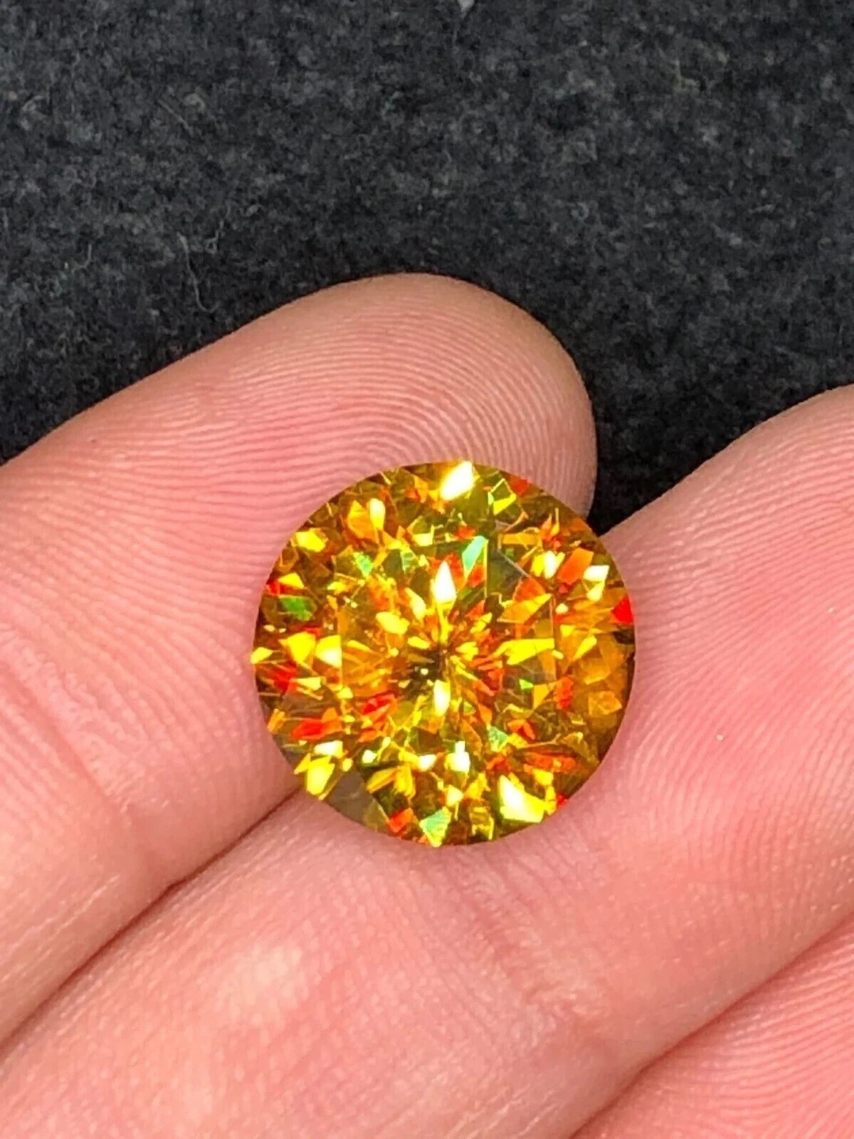 2.00 Ct Natural Full Fire Sphene Titanite Round Cut Gemstone For Jewellery