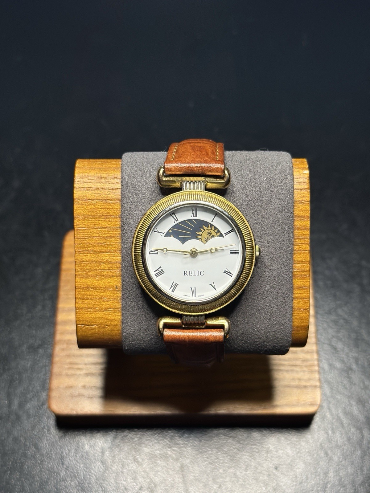 Vintage Relic By Fossil Moon Phase Watch With A Gold Tone Coin Edge Bezel
