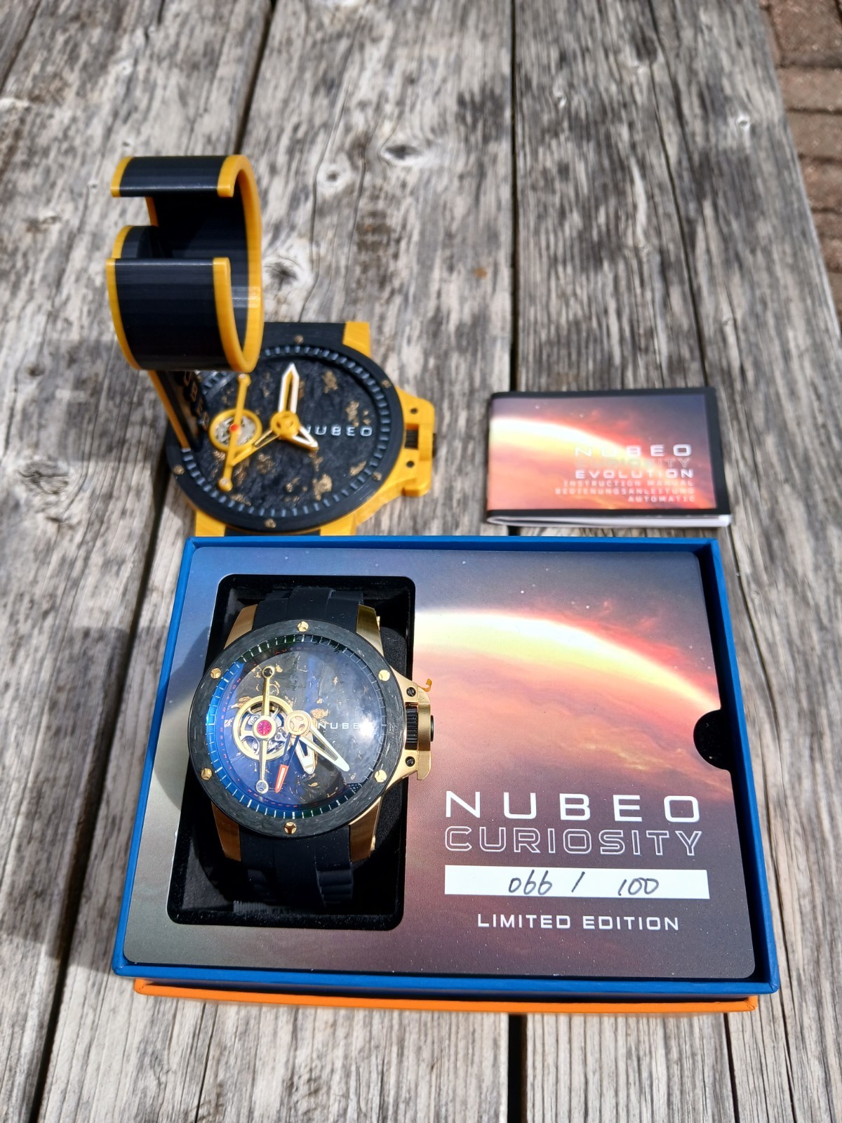 Nubeo Curiosity Evolution Automatic NB-6066-02 With One Off Stand