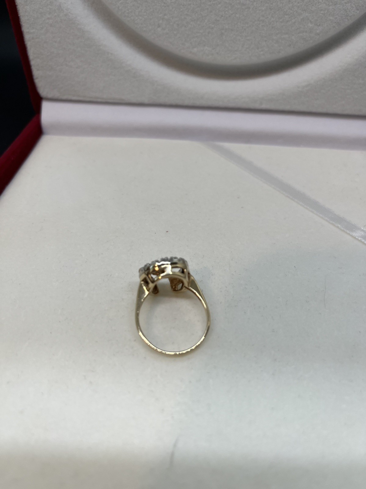 14K Yellow Gold Diamond Horse and Horseshoe Ring .12ctw Weight is 4.40 grams