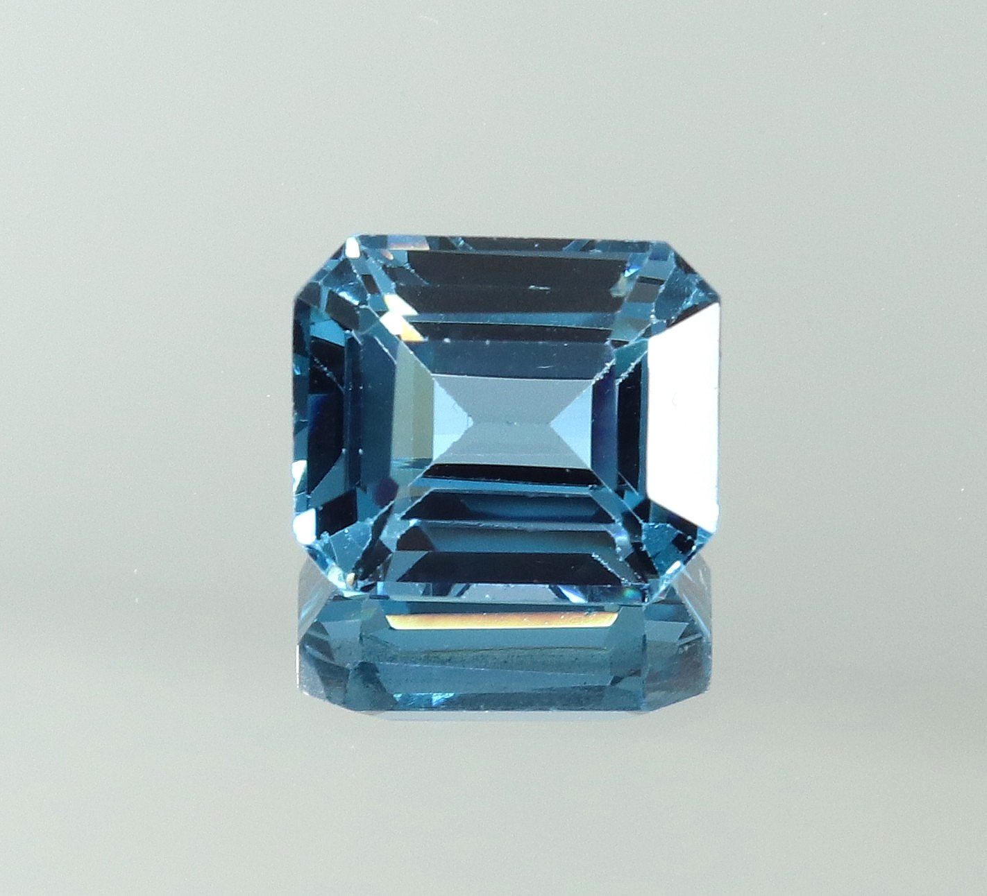 Natural 7.75 Ct Museum Blue Aquamarine Emerald Cut Certified Loose Gemstone