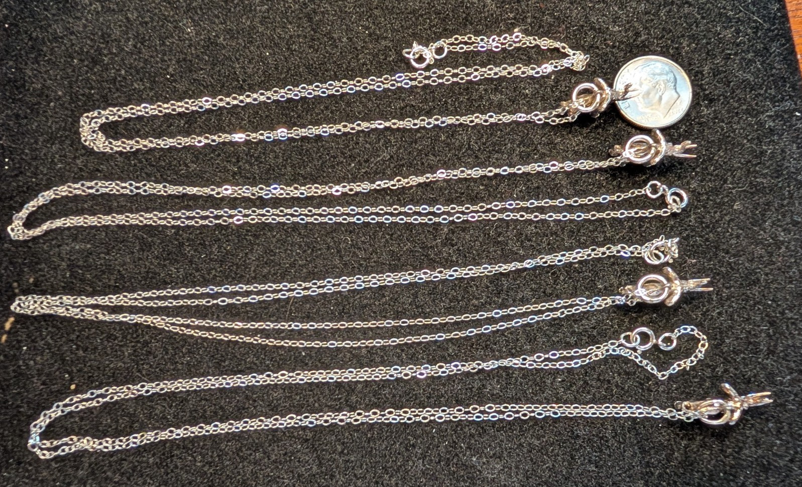 Lot of 4 Sterling Silver Small Elephant Charms on 24″ Silver Chain10.7gr 260151
