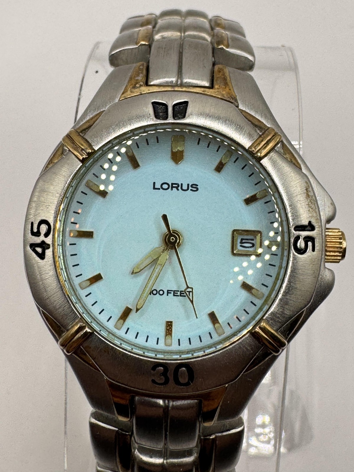LORUS TWO-TONE STAINLESS WATCH AQUA DIAL DATE 100 FEET JAPAN MOVEMENT LRG371