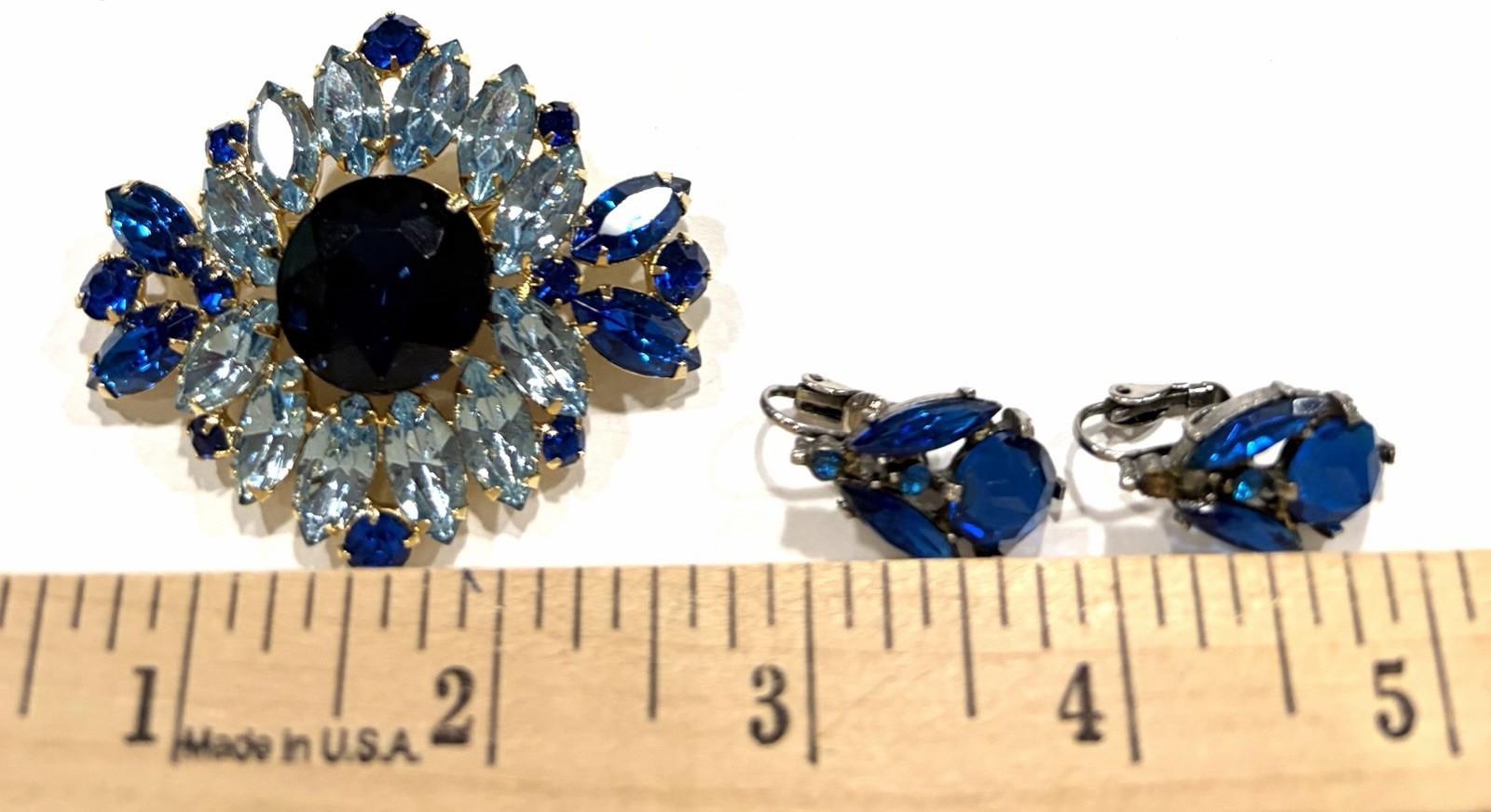 Stunning Brooch Pin Clip Earring Set 2 Toned Blue Rhinestones True Beauty