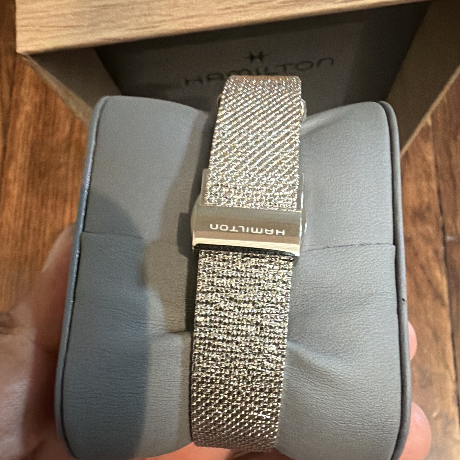Hamilton Ardmore Women’s Swiss Quartz Silver Dial Mesh Watch Box Papers