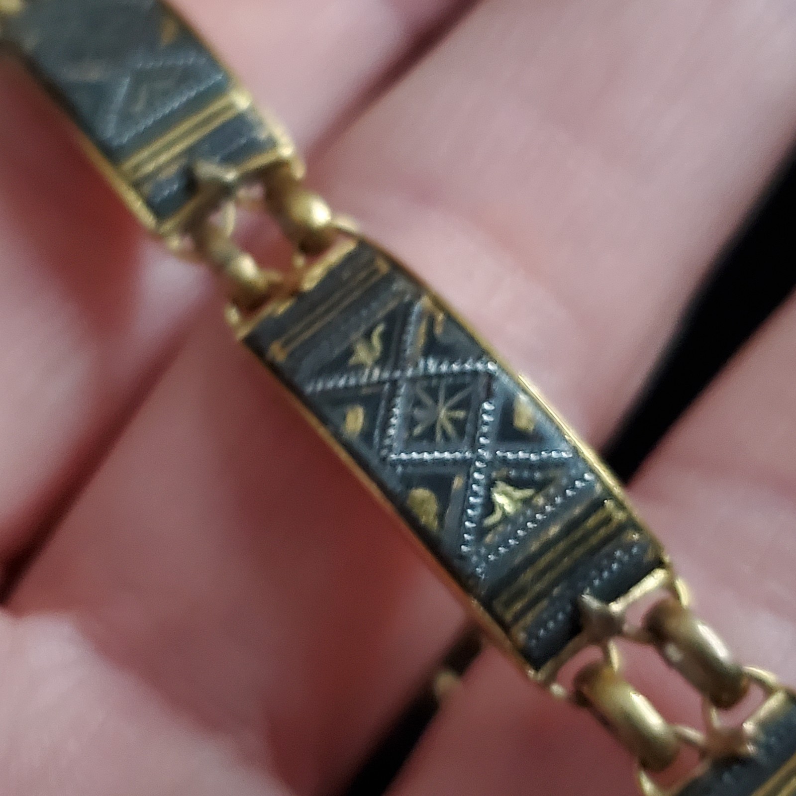 Vintage Damascene Bracelet Etched Gold Tone Paneled 6.5″