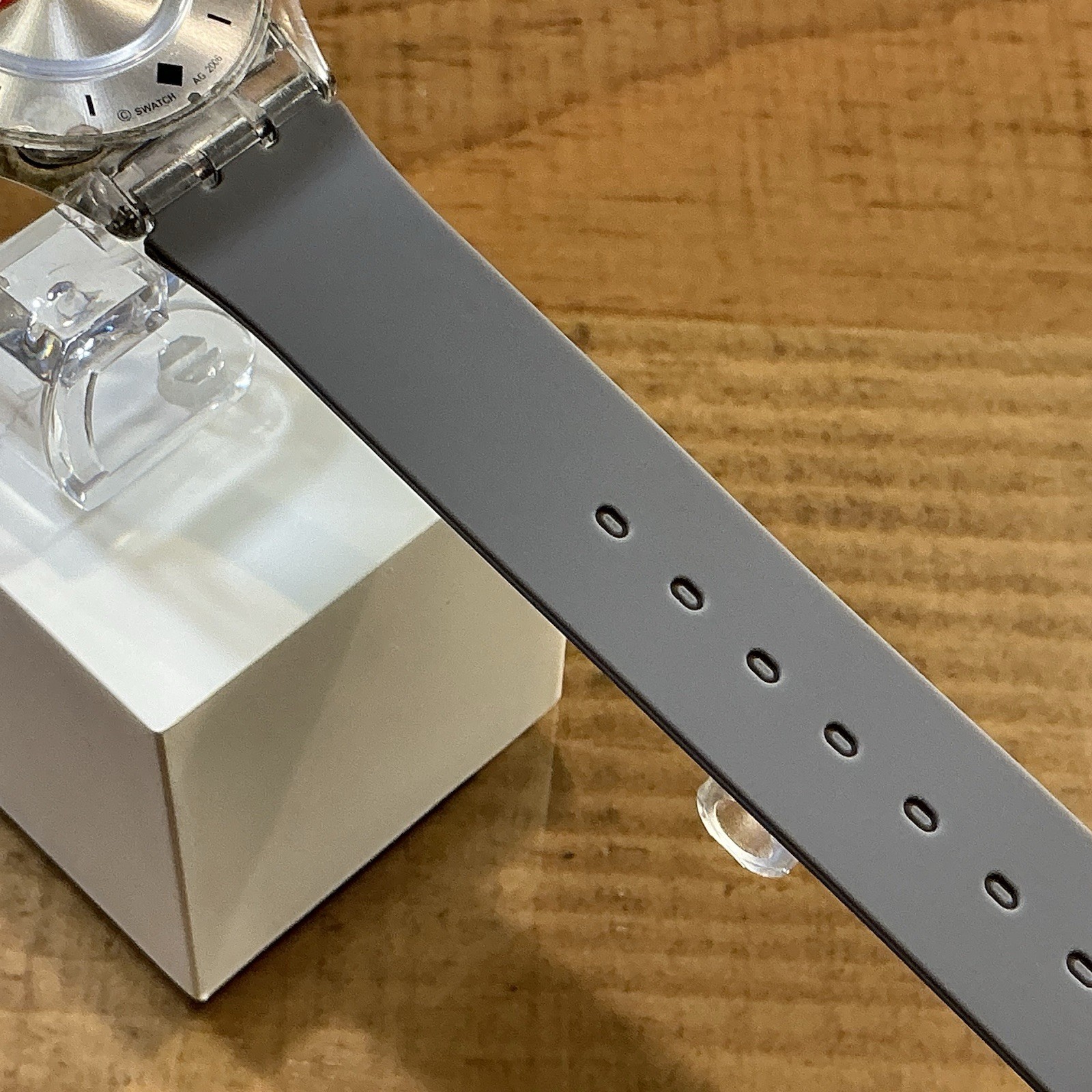 SKIN – ULTRA THIN – SILVER DIAL / RED HANDS – 34mm