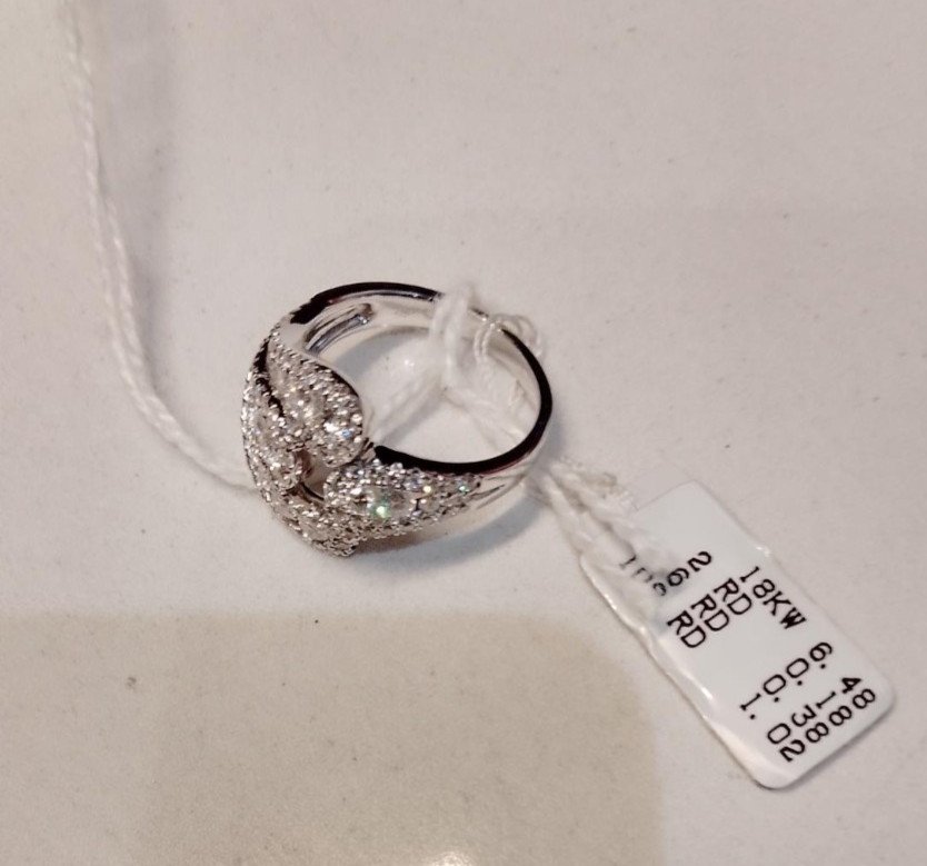 18k White Gold Diamond Ring. TDW 1.58ct. Claster Dress ring. M size. New/tag/box