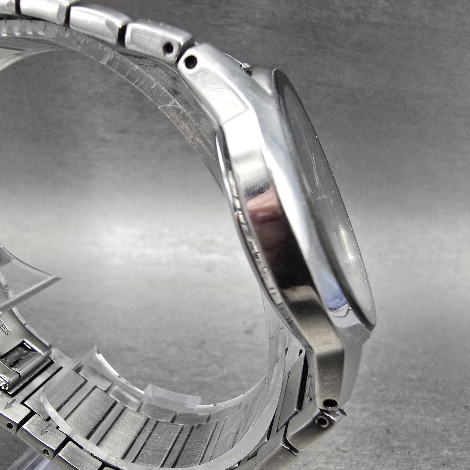 Citizen Eco-Drive Watch Men 37mm Black Dial Silver Tone Date E111-S058481 Runs