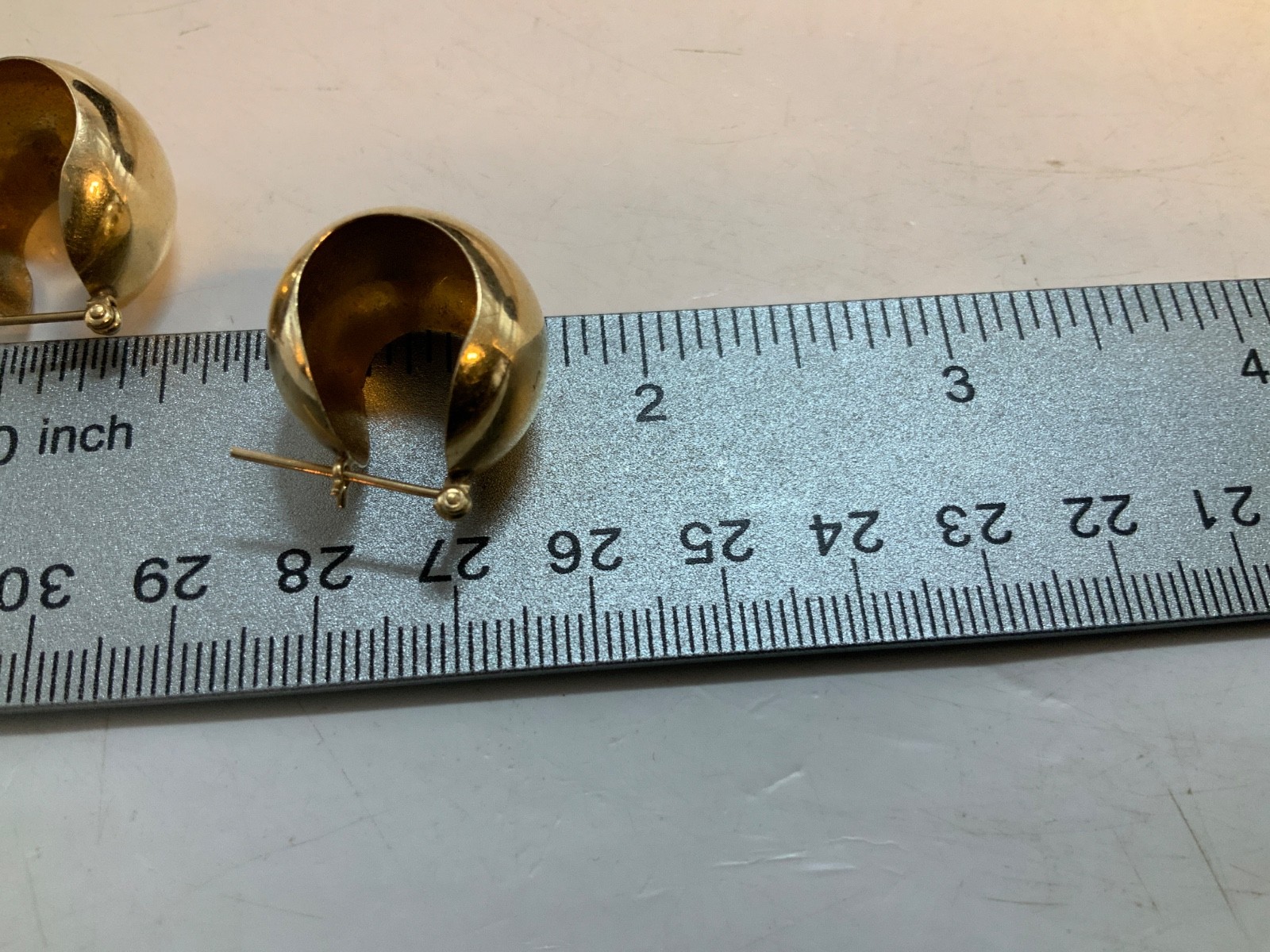 Vintage 14KT Yellow Gold 15.4MM Wide Round Huggie Hoop Earrings 4.96 grams