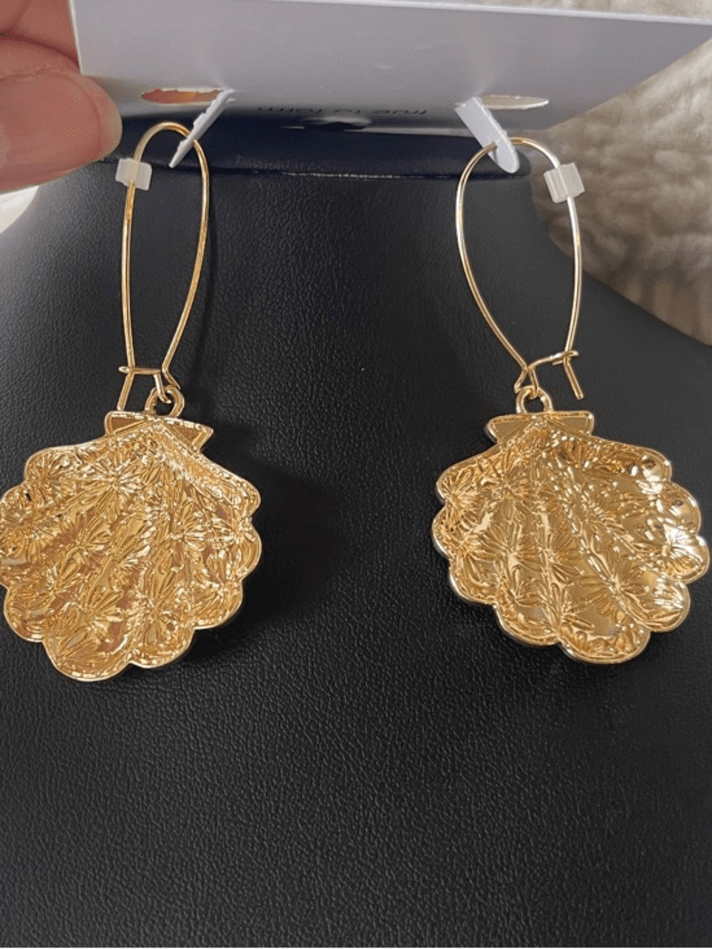 True to Form Blue & White Shell Drop Earrings with navy blue design