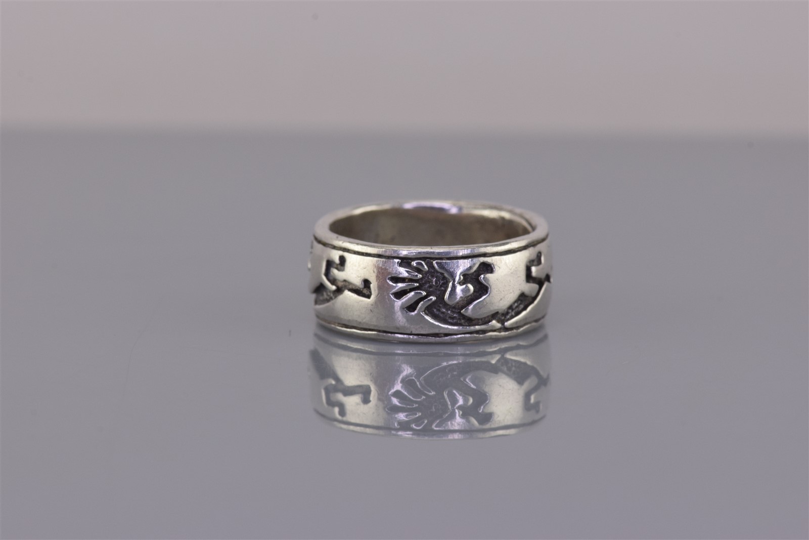 Peter Stone Sterling Silver 8mm Carved Kokopelli Eternity Band Ring 925 Sz: 5