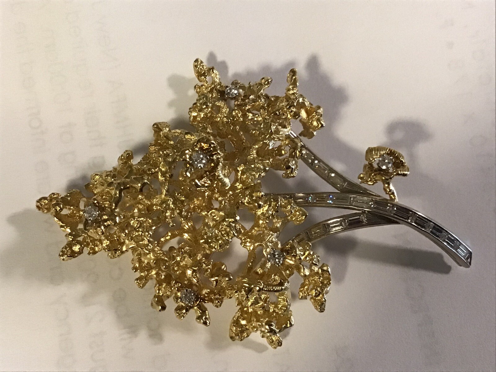 Stunning vintage 14 K Solid Gold 36.3 G ,natural Diamonds 3 Ct Brooch/pin