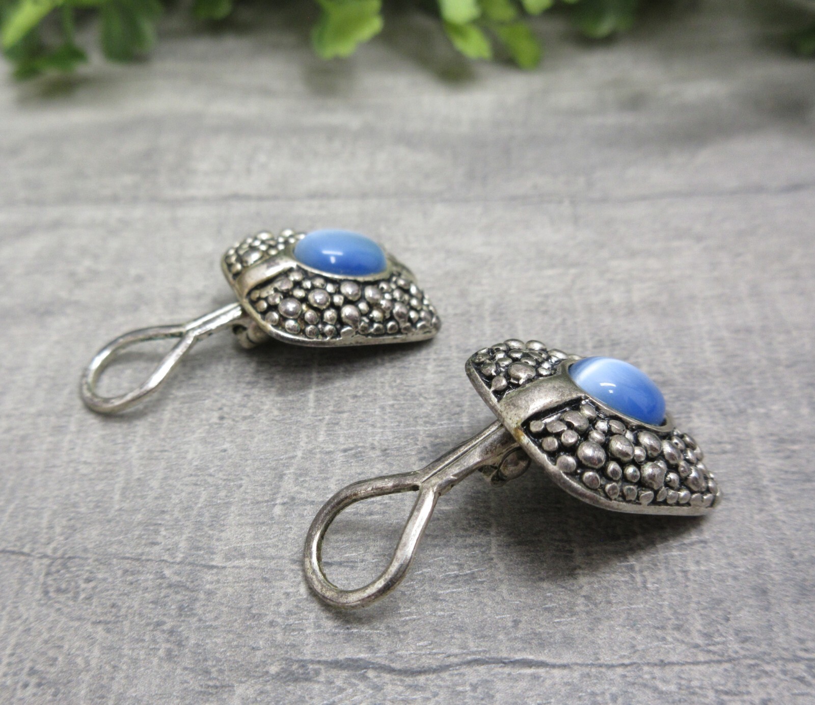 Premier Designs Jewelry Set Pendant & Clip Earrings Silver Blue Oval Tigers Eye