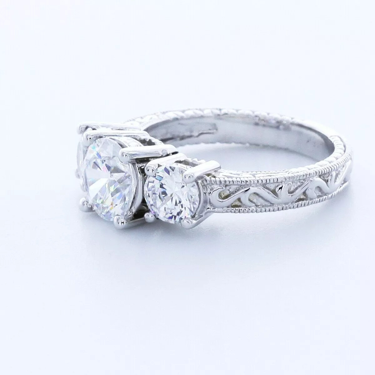3-Stone Engagement Ring Vintage 18K Gold 2.52 CT Round Lab-Grown Diamond E VS1