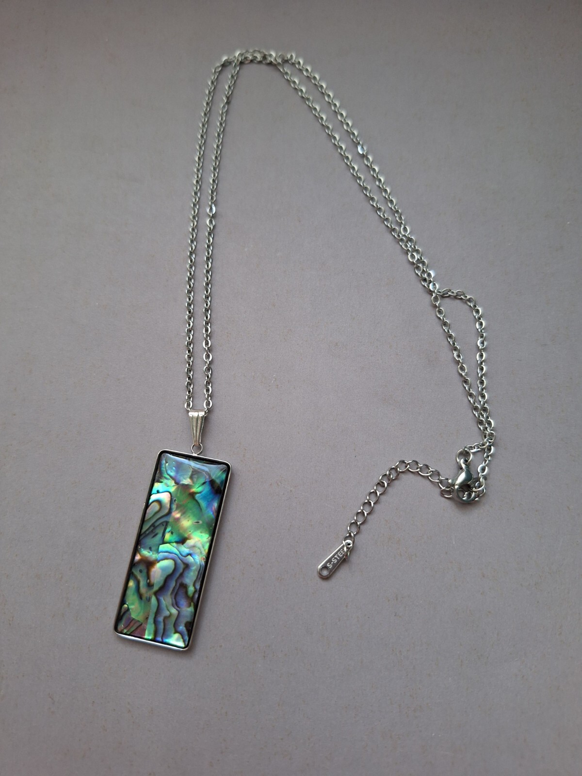 Abalone / Paua Shell Oblong Pendant – 20 inch / 51cm Stainless Steel Chain