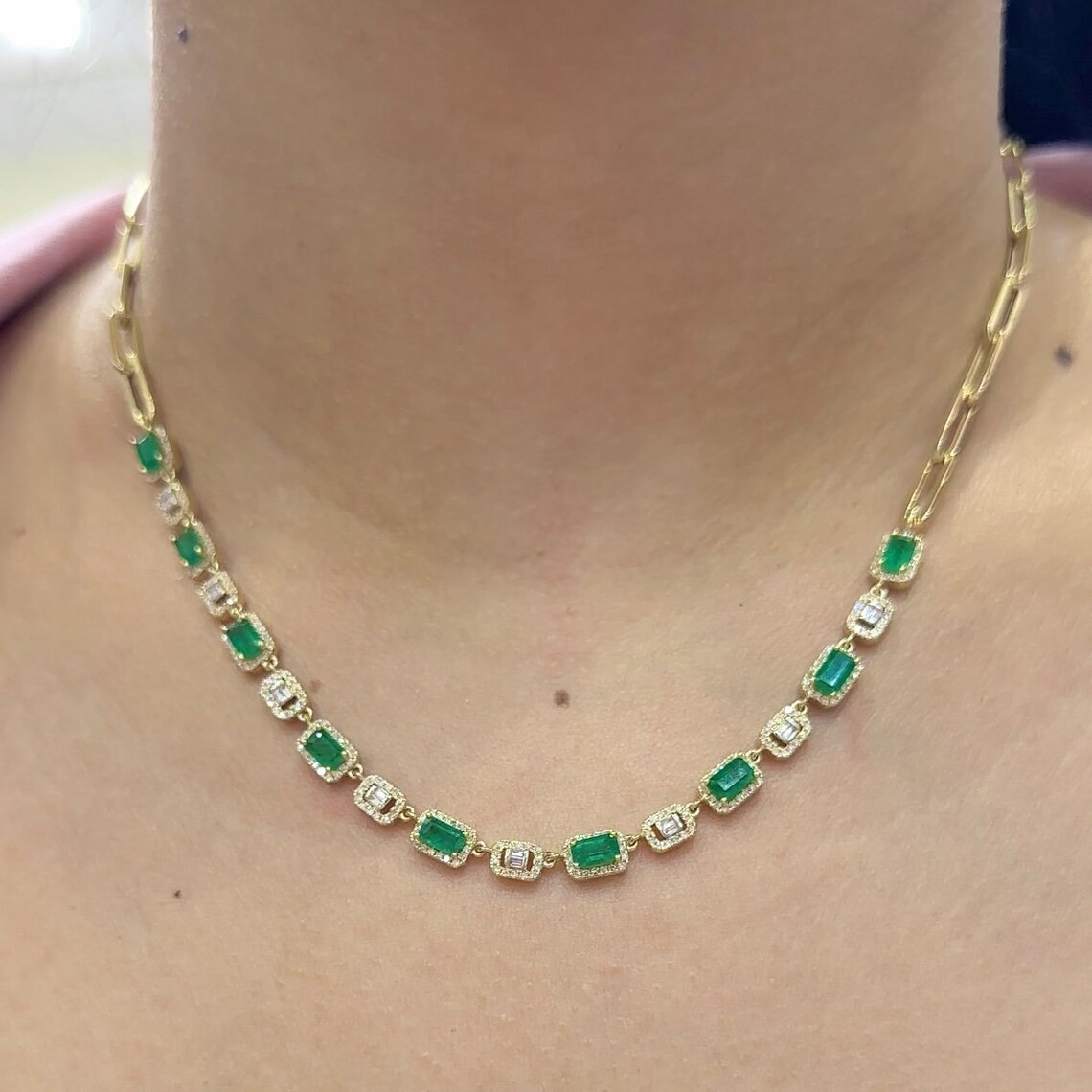 14K Yellow SILVER 925 2.75ct Emerald and 0.24ct Diamonds Necklace.