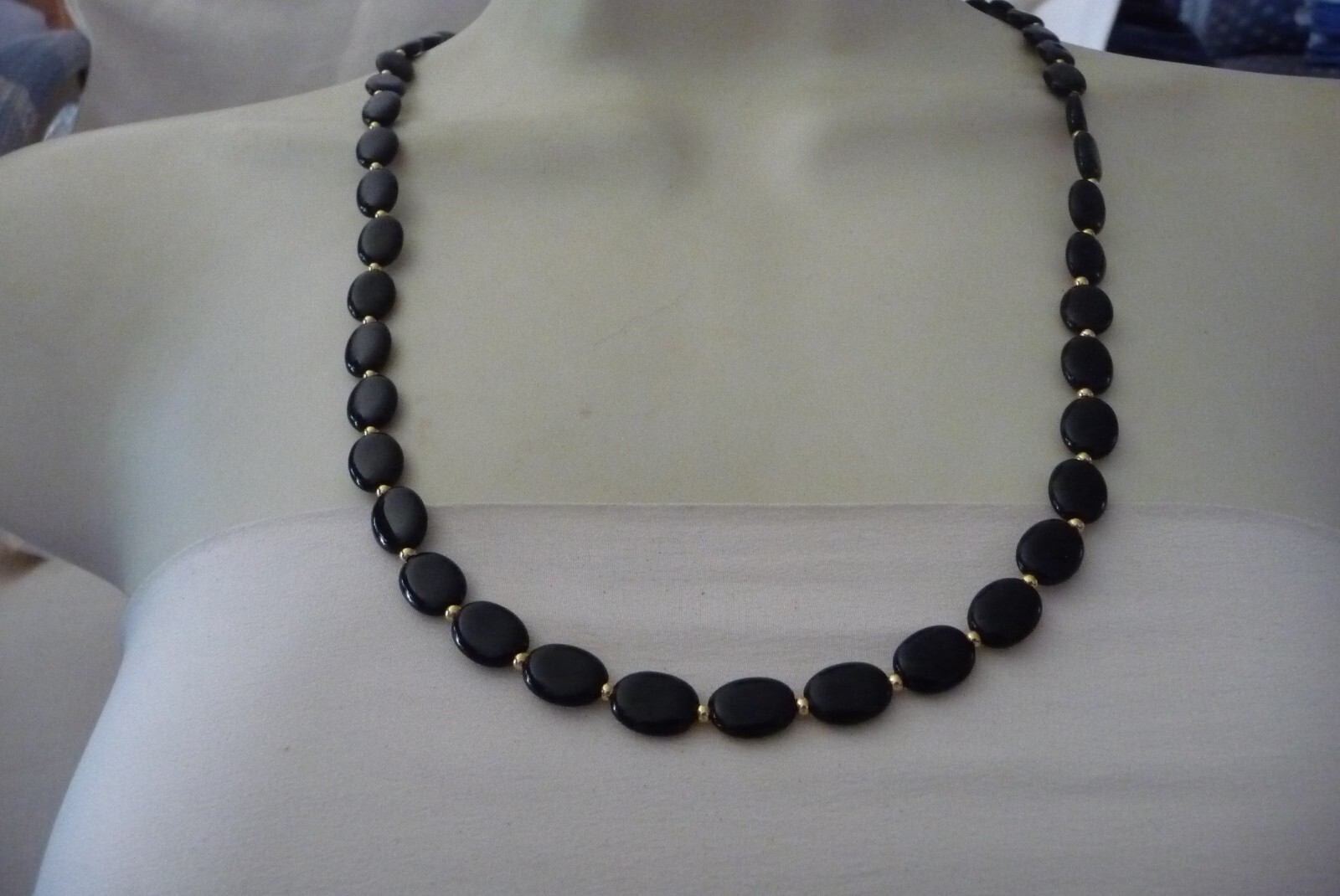 NAPIER SIGNED BLACK FLATE BEADS w GOLD TONE SPACER NECKLACE #71A