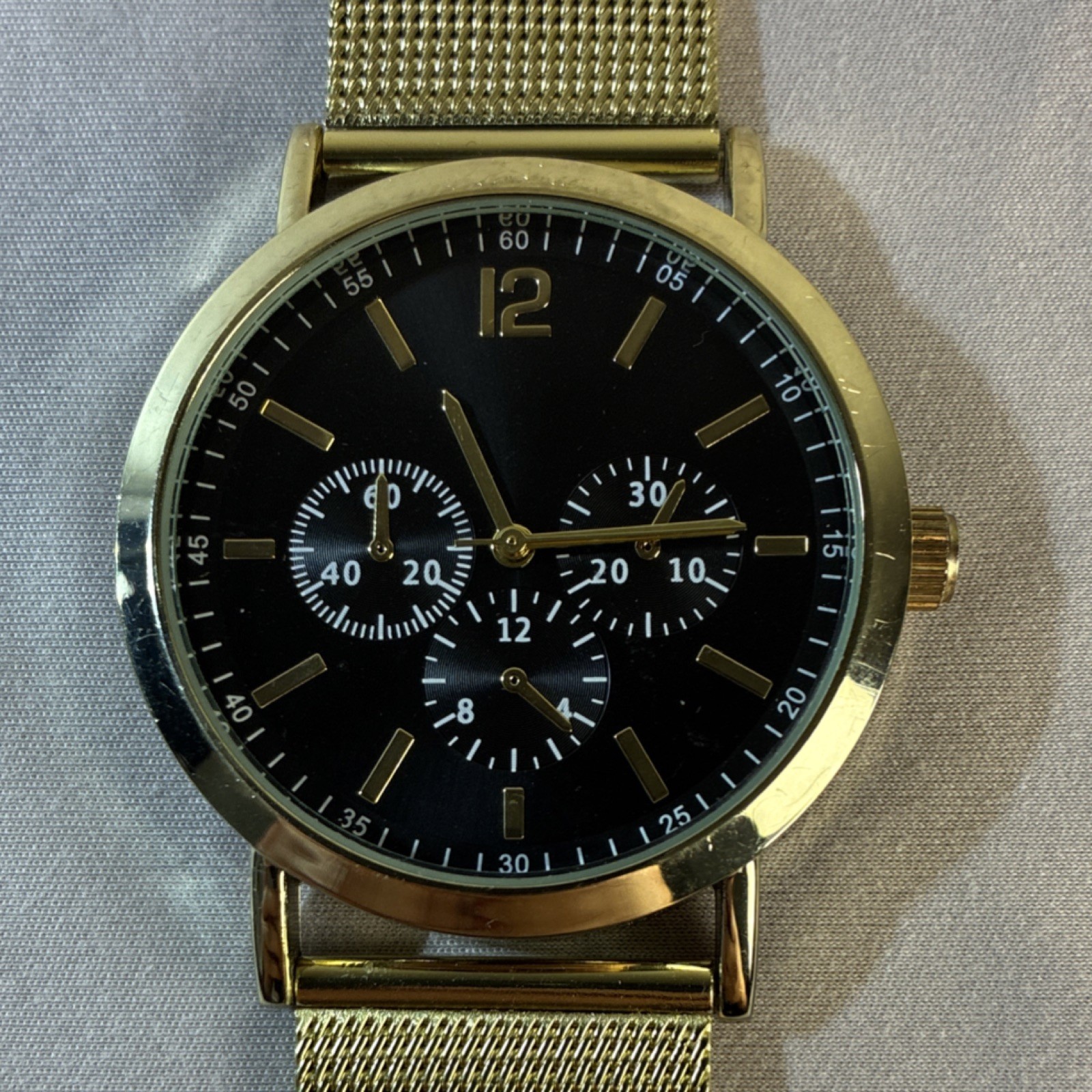Gold-Tone Analog Quartz Wristwatch Mesh Band Black Dial Men’s Dress Formal