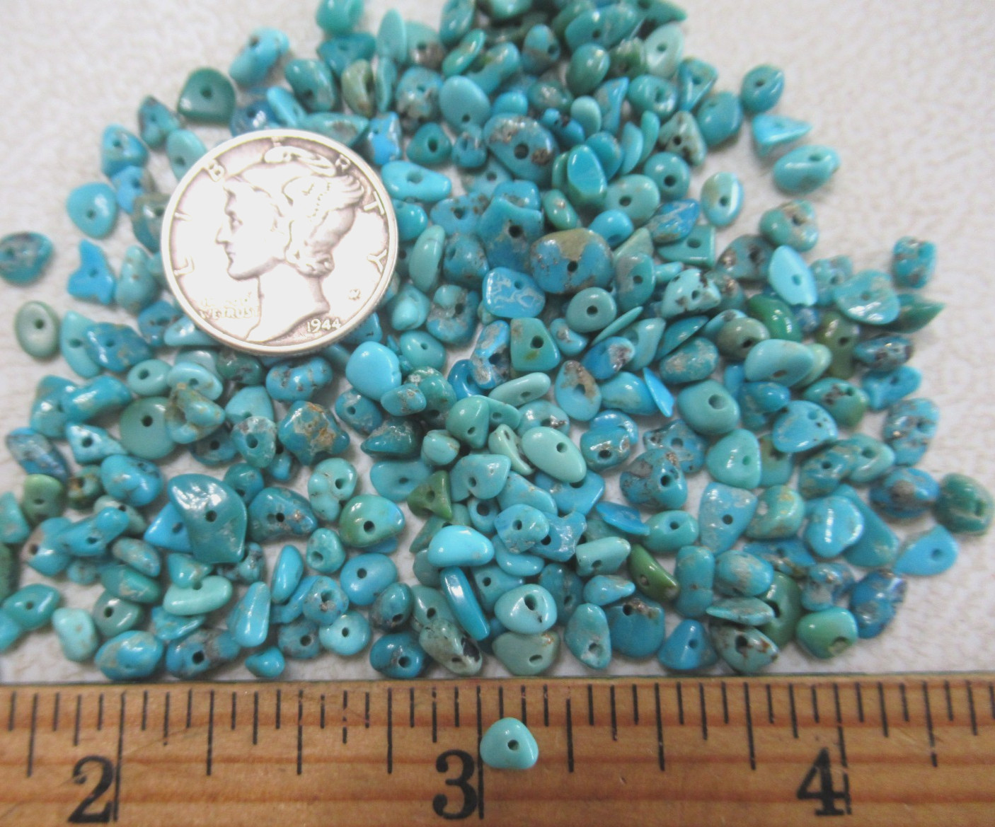 KINGMAN TURQUOISE DRILLED NUGGETS 1/2 OZ 3 X 2mm to 7 X 4mm STABILIZED #787