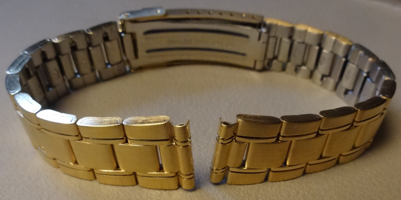 New Womens Hirsch 14mm Gold Tone Security Tri Fold Sealock Bracelet Watch Band
