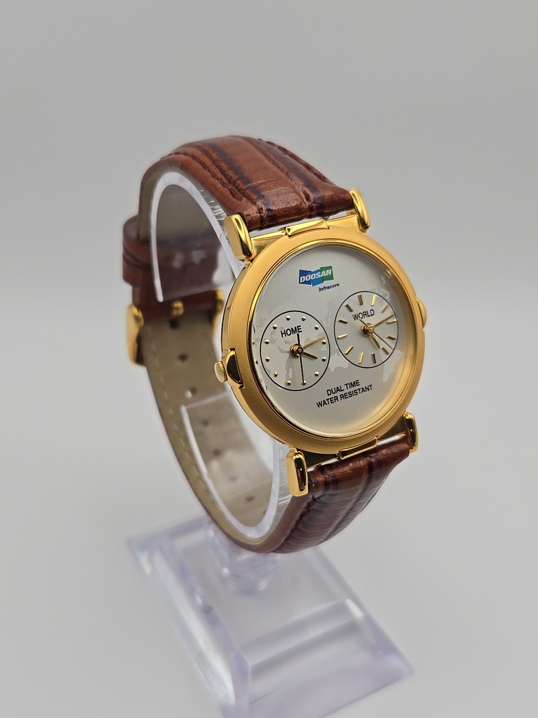 Doosan Infracore Dual Time World Map Dial Gold Tone Quartz Men Watch New Battery