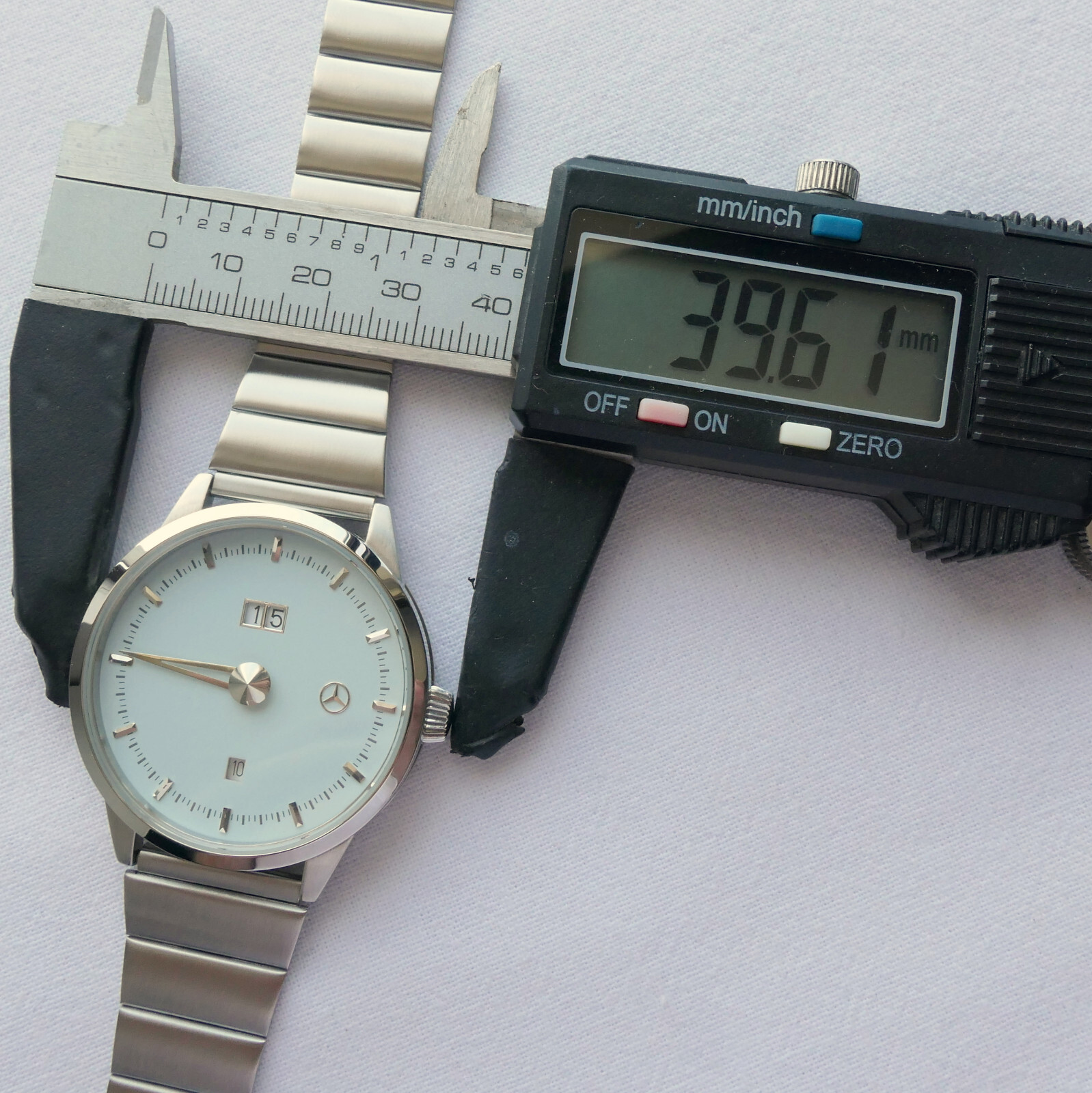 Mercedes Benz Classic Car Accessory Art Deco Retro Design Single One Hand Watch