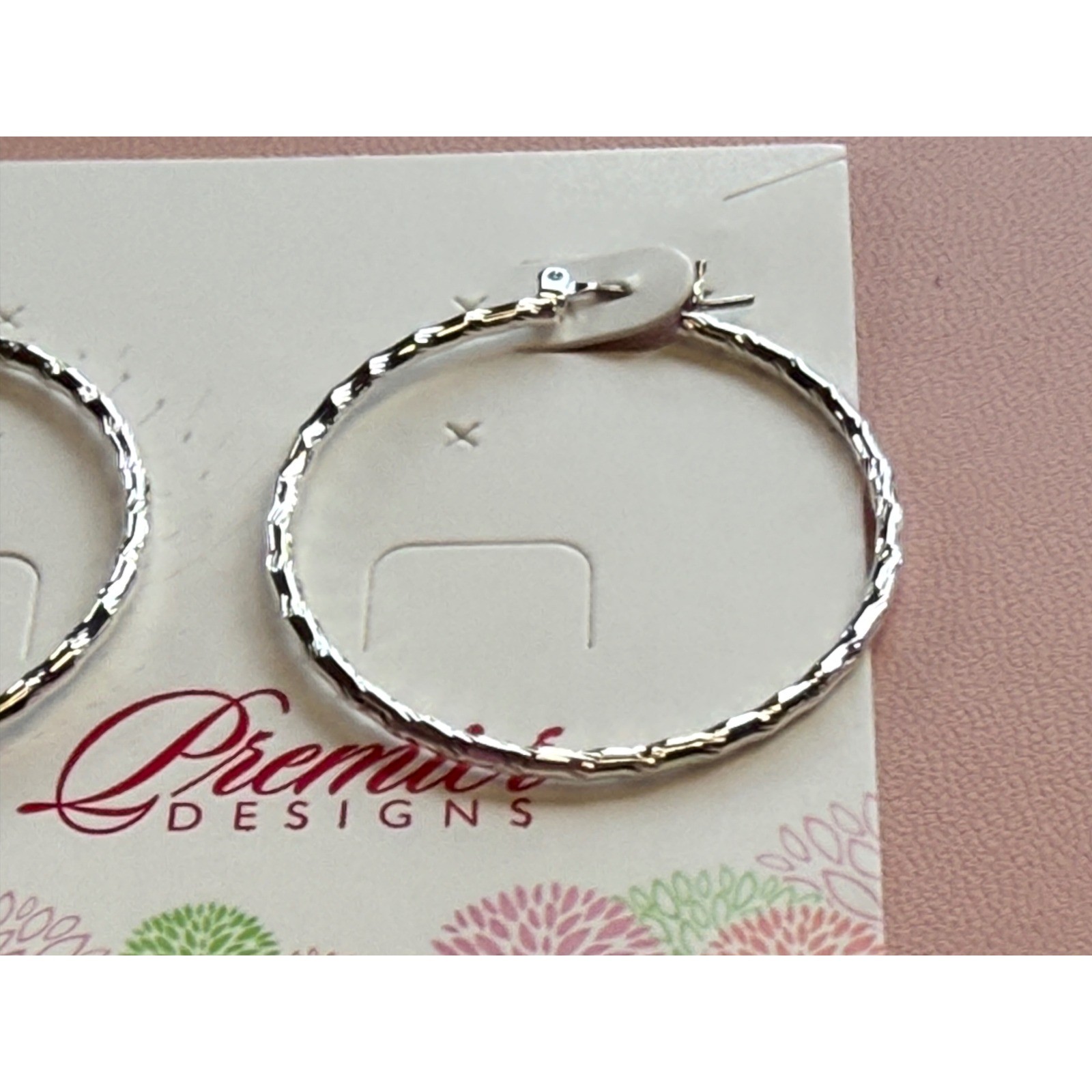 NEW Premier Designs Silver Tone Textured Metal Hoop Earrings 1.5″ Classic Gift