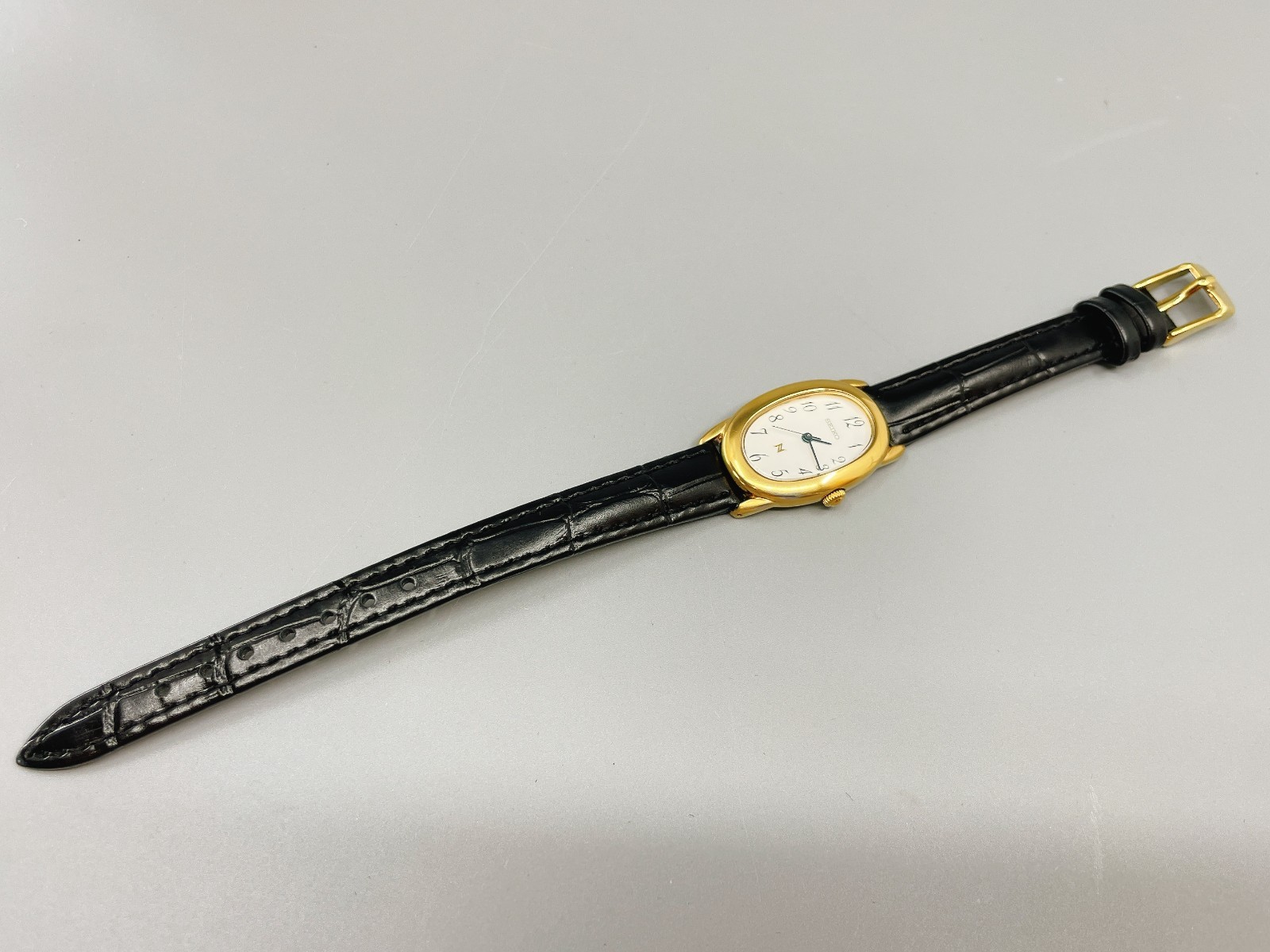 Seiko Noie 1F21-5B70 White Dial 21mm Oval Qz Women’s Watch Vtg1993 -US Stock