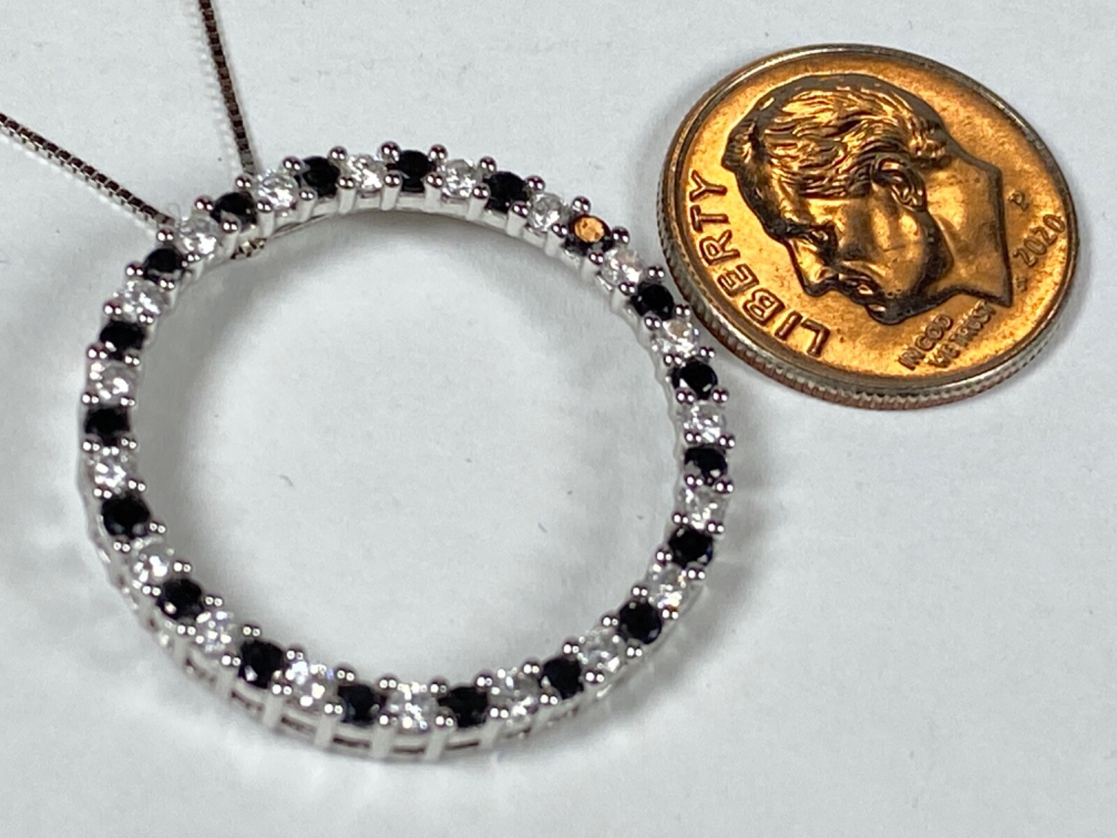 14K Gold Black & White Diamond Eternity Circle Pendant Necklace – 3.8 Grams