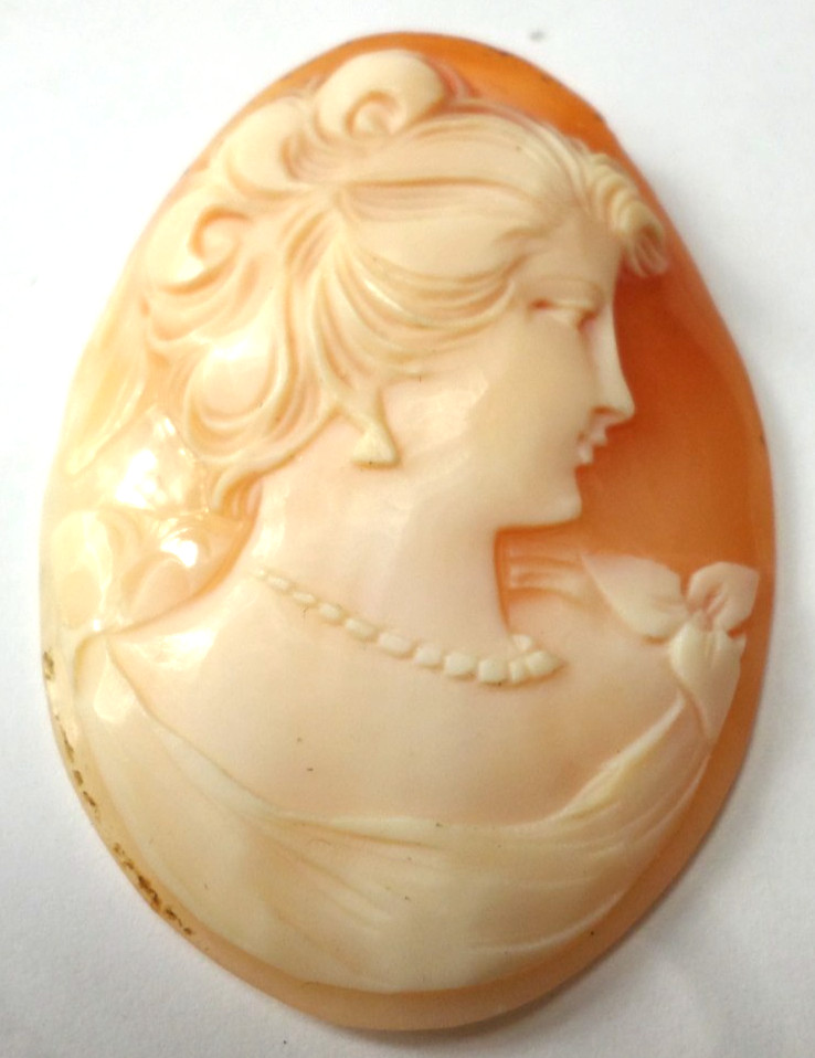 4 Vintage Loose Hand Carved Shell Woman XL Classic Cameos all are 50-52x37mm