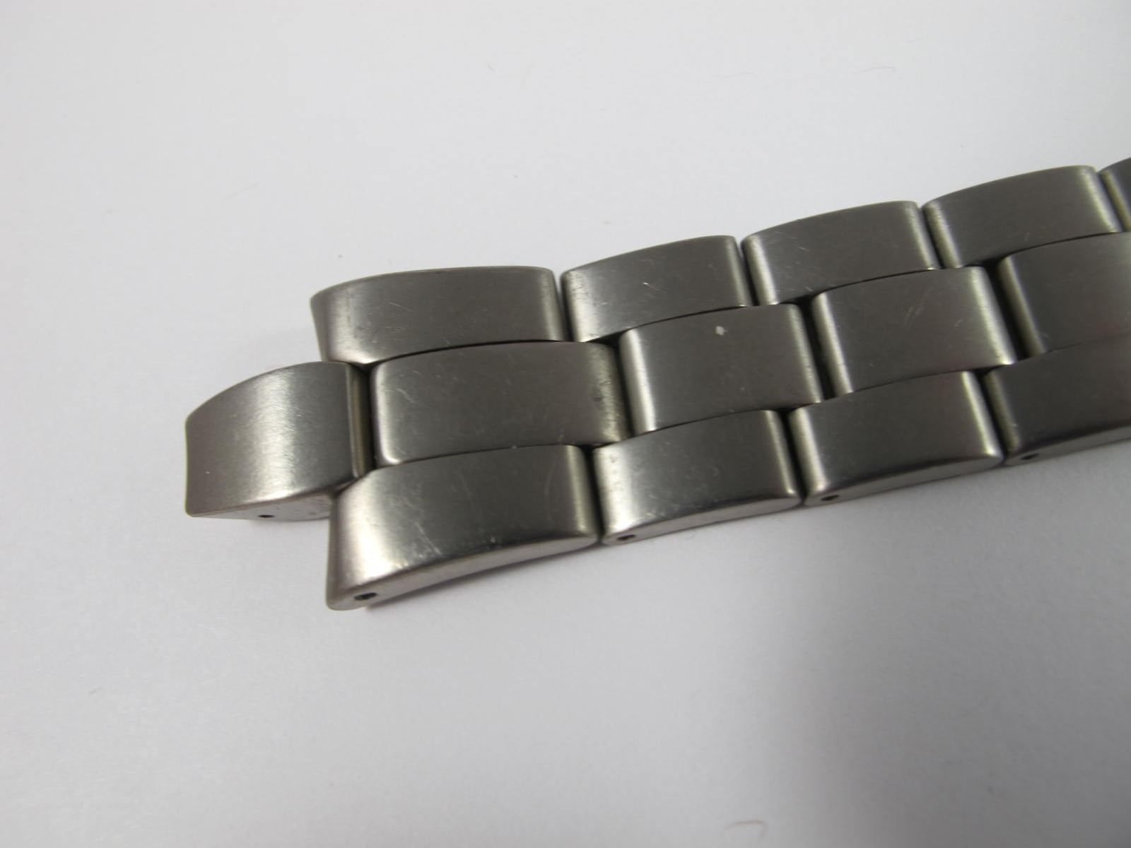 seiko band 4728-b.i mens titanium clasp and band 8F32-0010 SLL013 SLL015