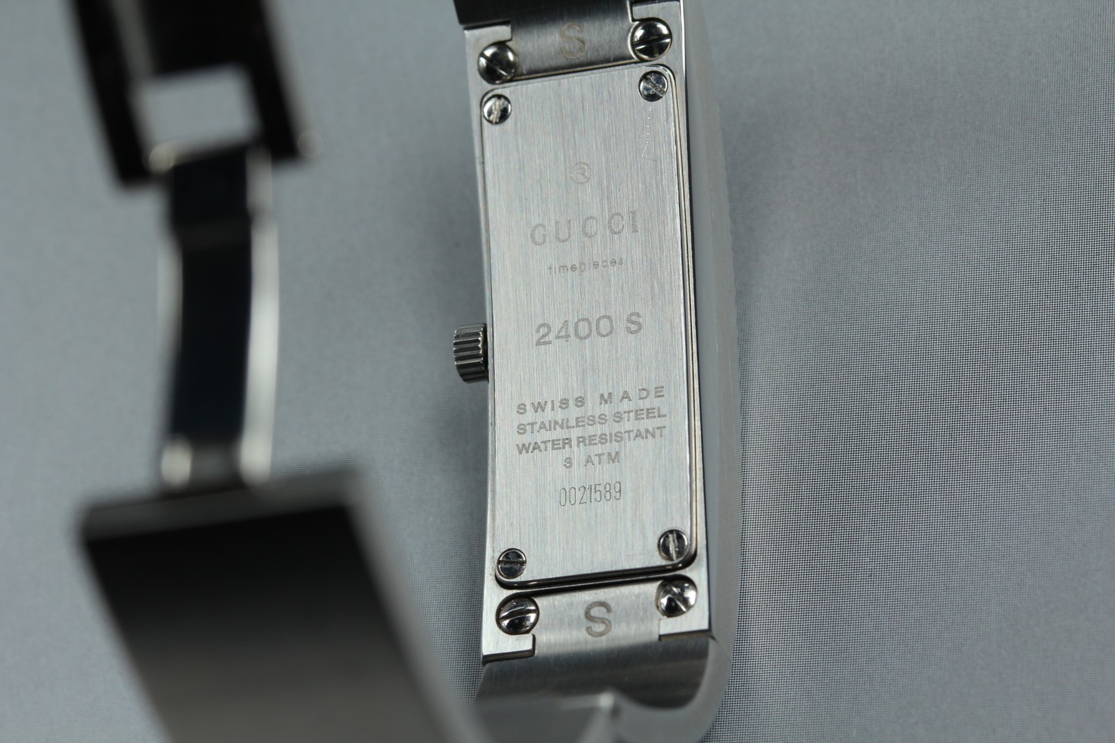 [MINT wBox] Vintage GUCCI 2400S Silver Dial Quartz Women’s Watch From Japan