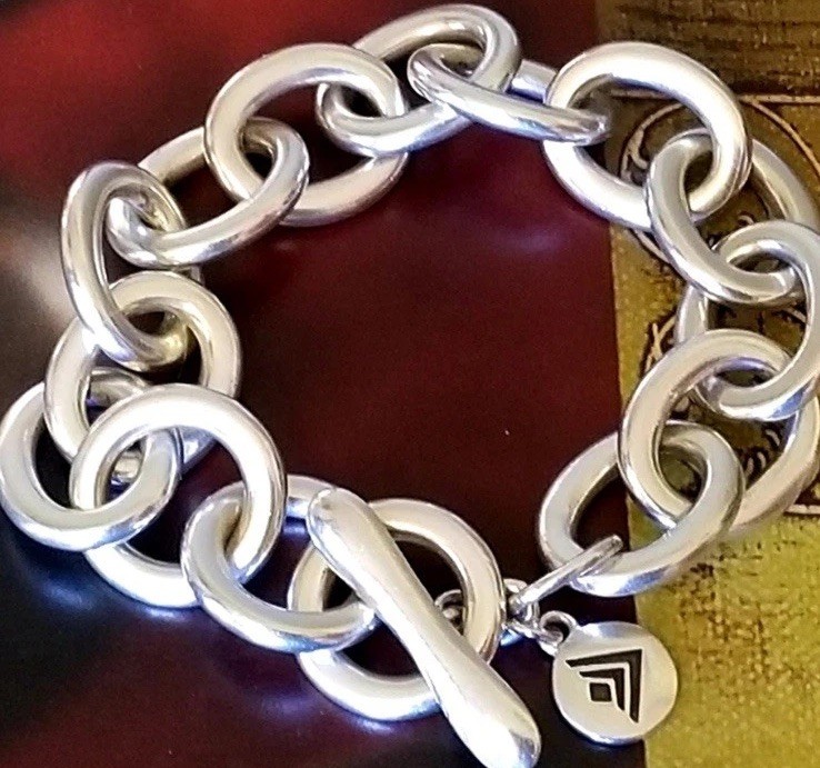 Silpada Sterling 925 Silver Oval Link Toggle Bracelet 8 in Now 200