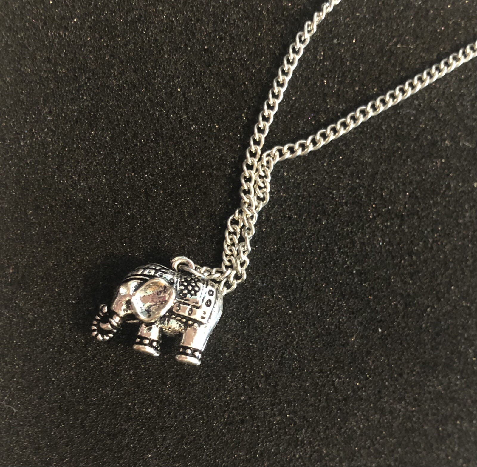 Contemporary Silver Toned Chain Necklace Elephant Pendant Fashion Jewelry