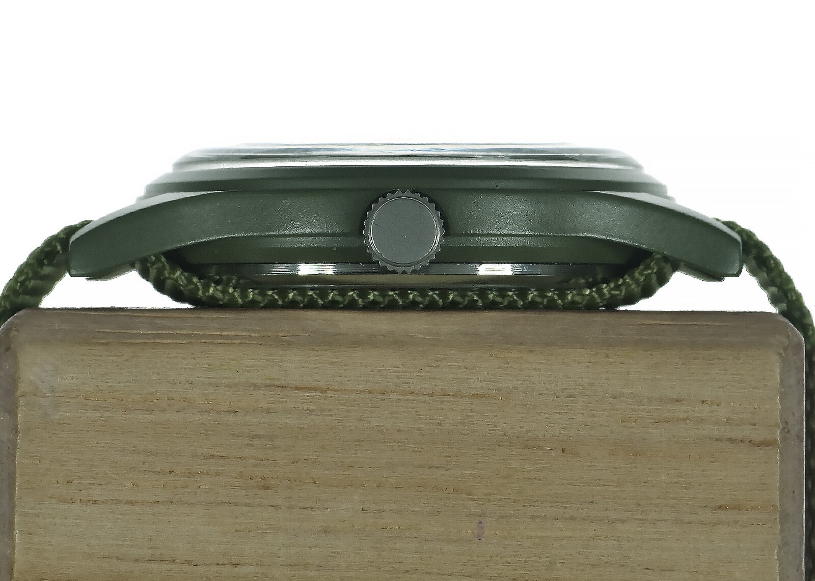 Olive 1970s Pattern Vietnam Military Watch – Could Require a Battery Replacement