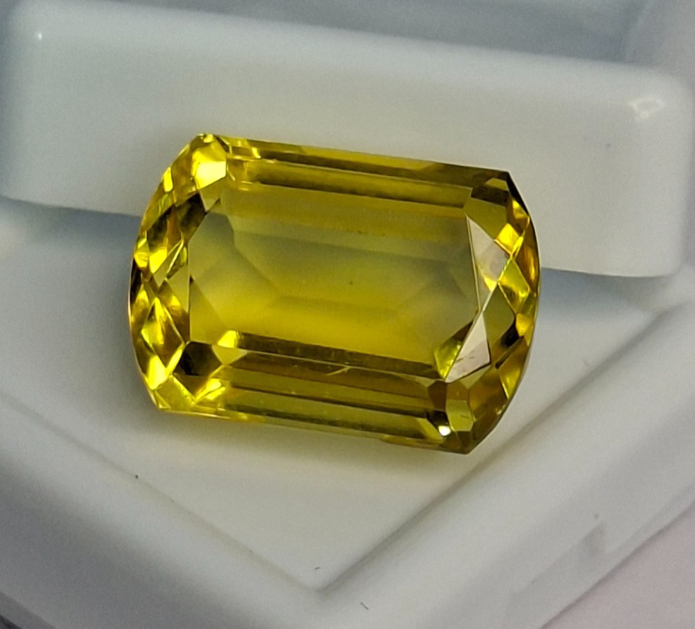 Natural Yellow Sapphire 12-14 Carat Fancy Cut Certified Loose Gemstone GB038